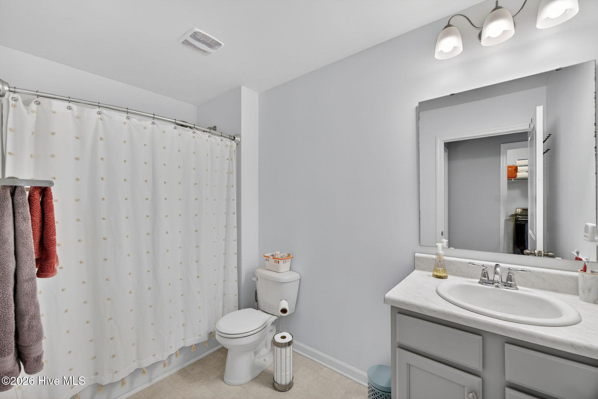 100562313 | Photo 47