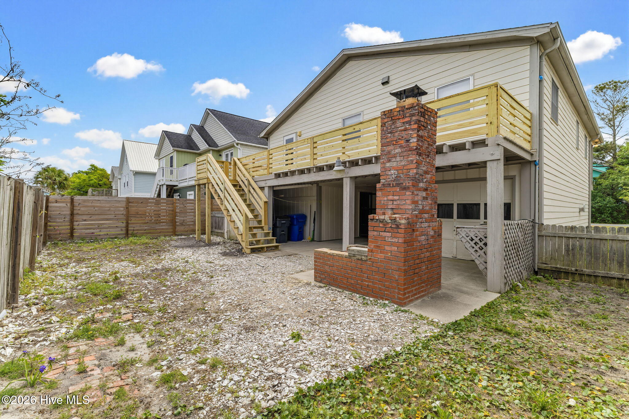 100565875 | Photo 32