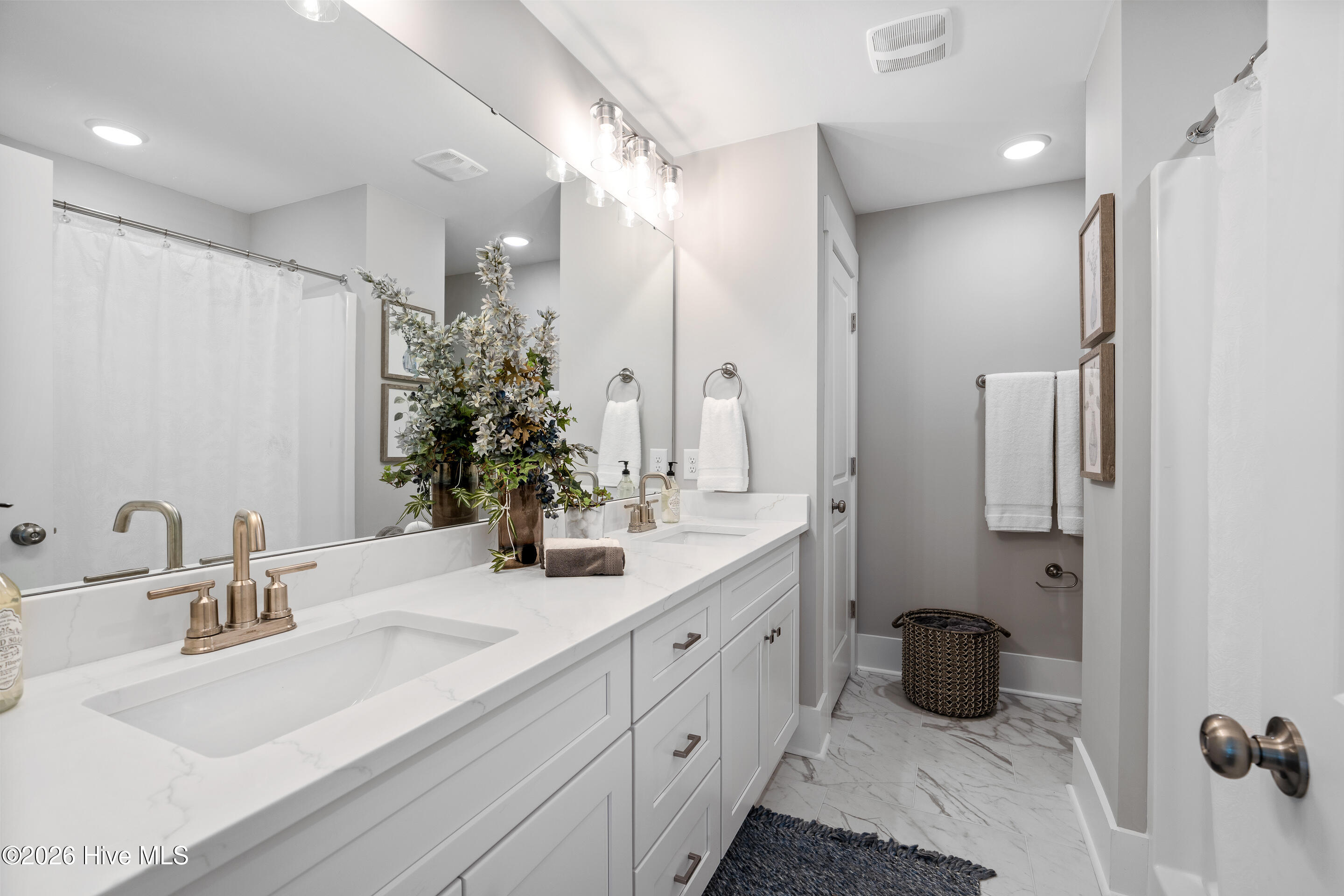 100558991 | Photo 26