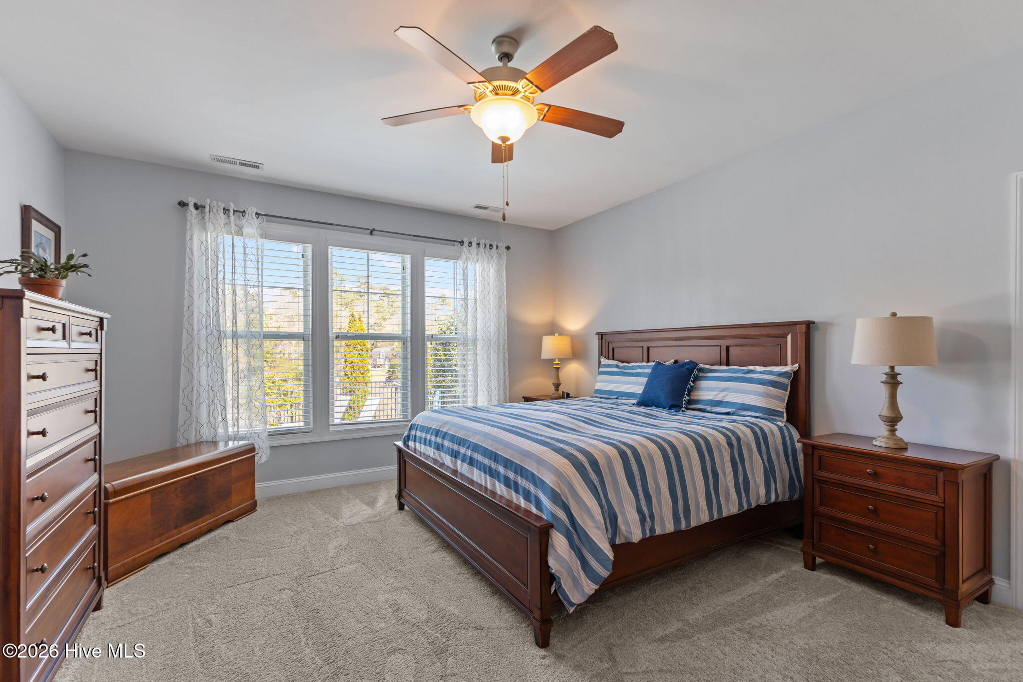 100560213 | Photo 14