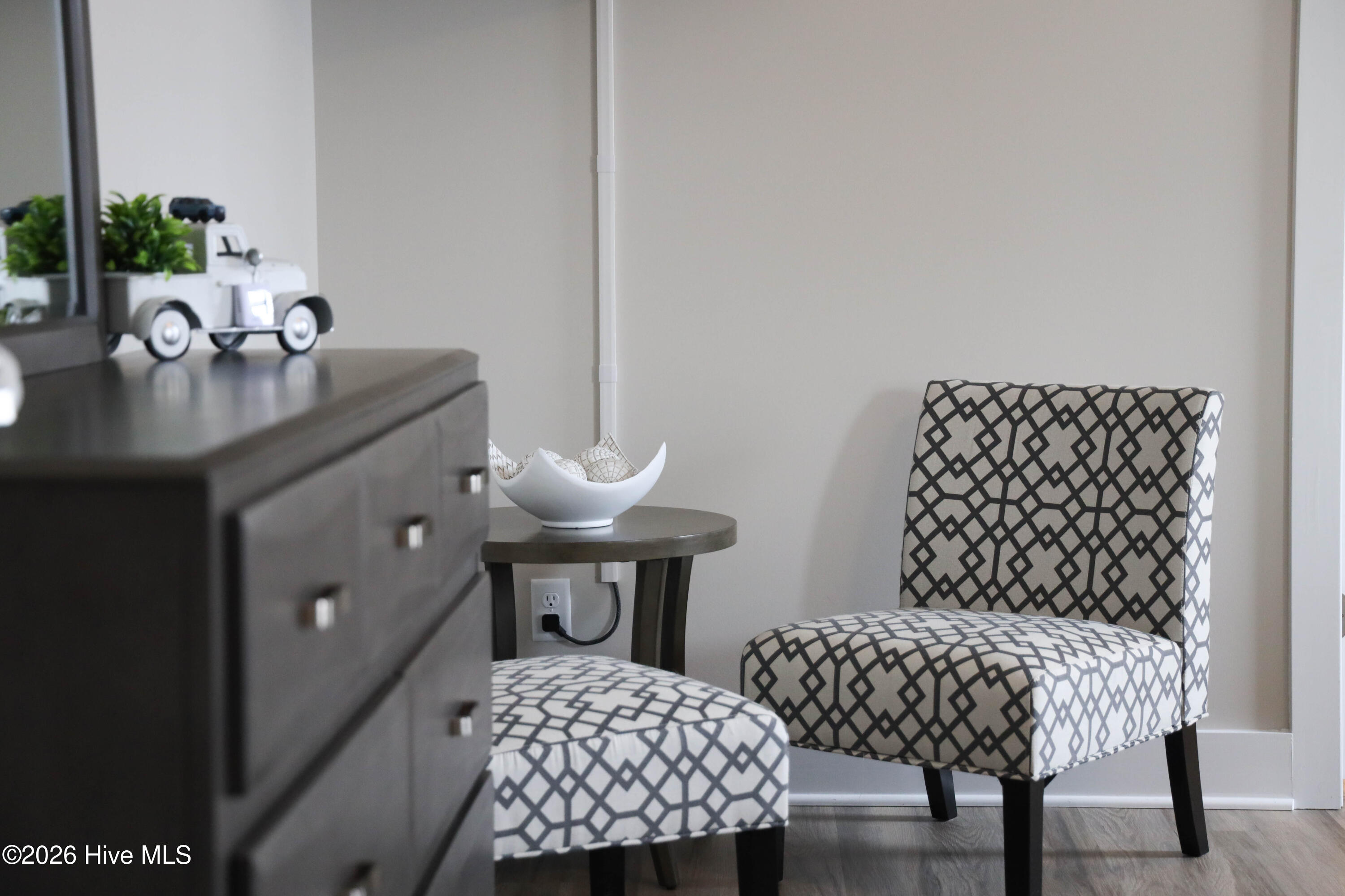 100560693 | Photo 49