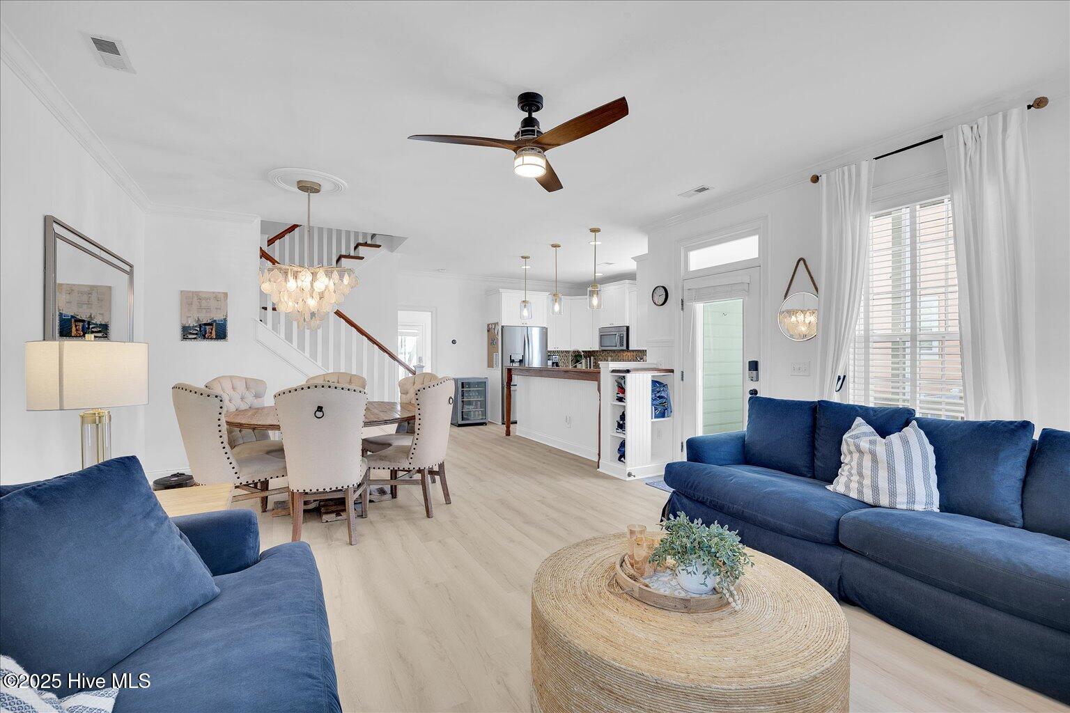 100545329 | Photo 32