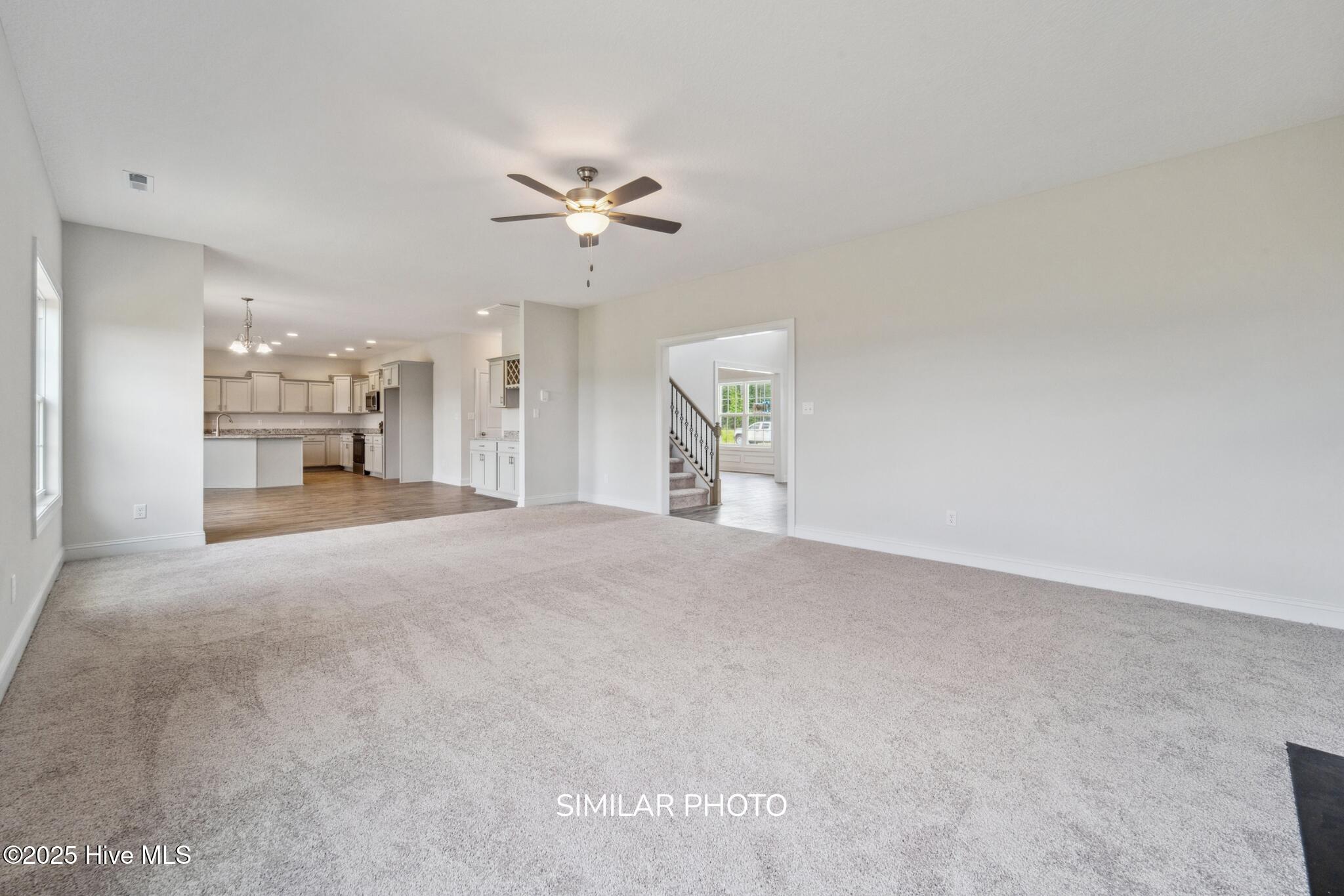 100543824 | Photo 11