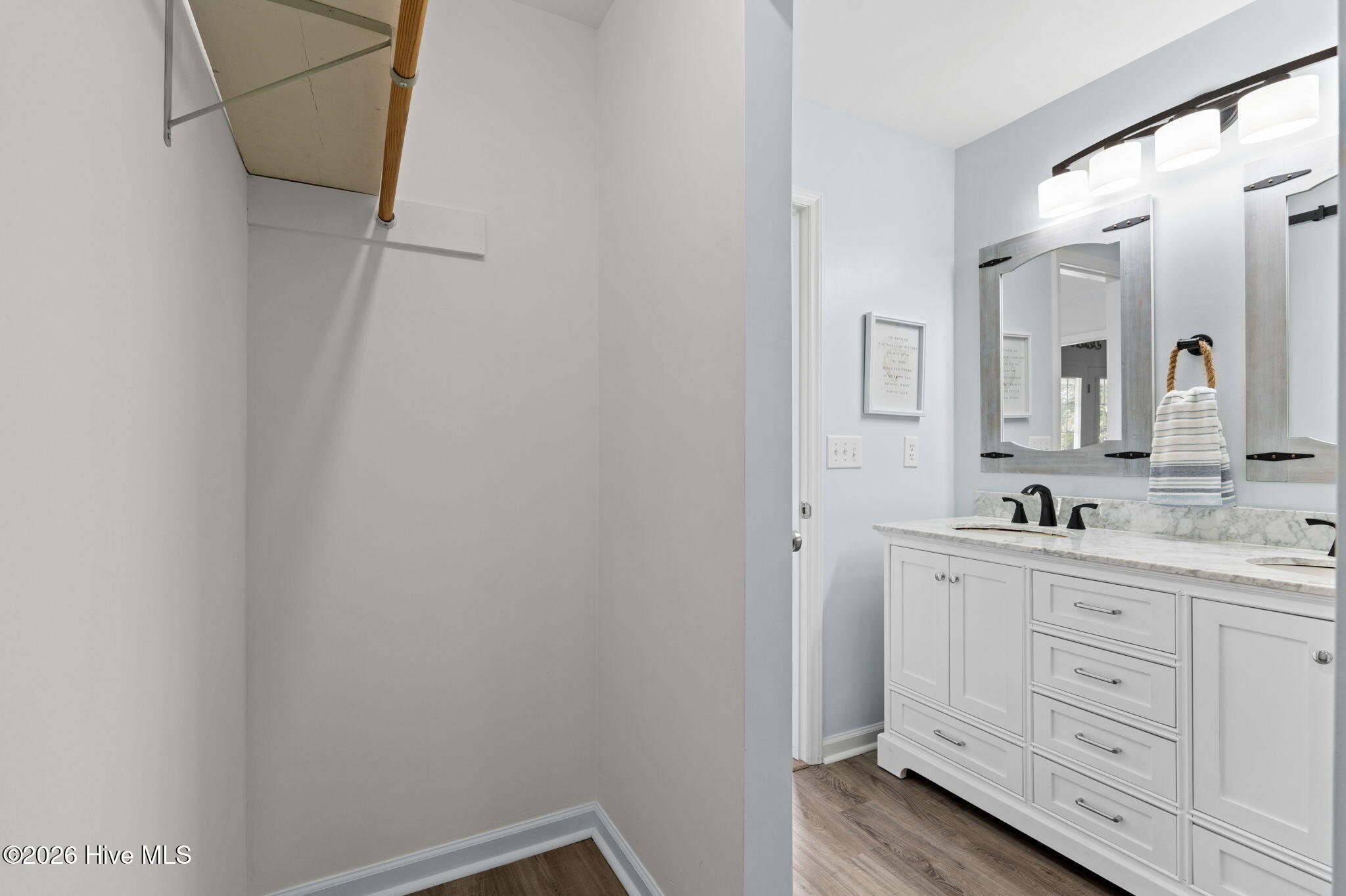 100553863 | Photo 24