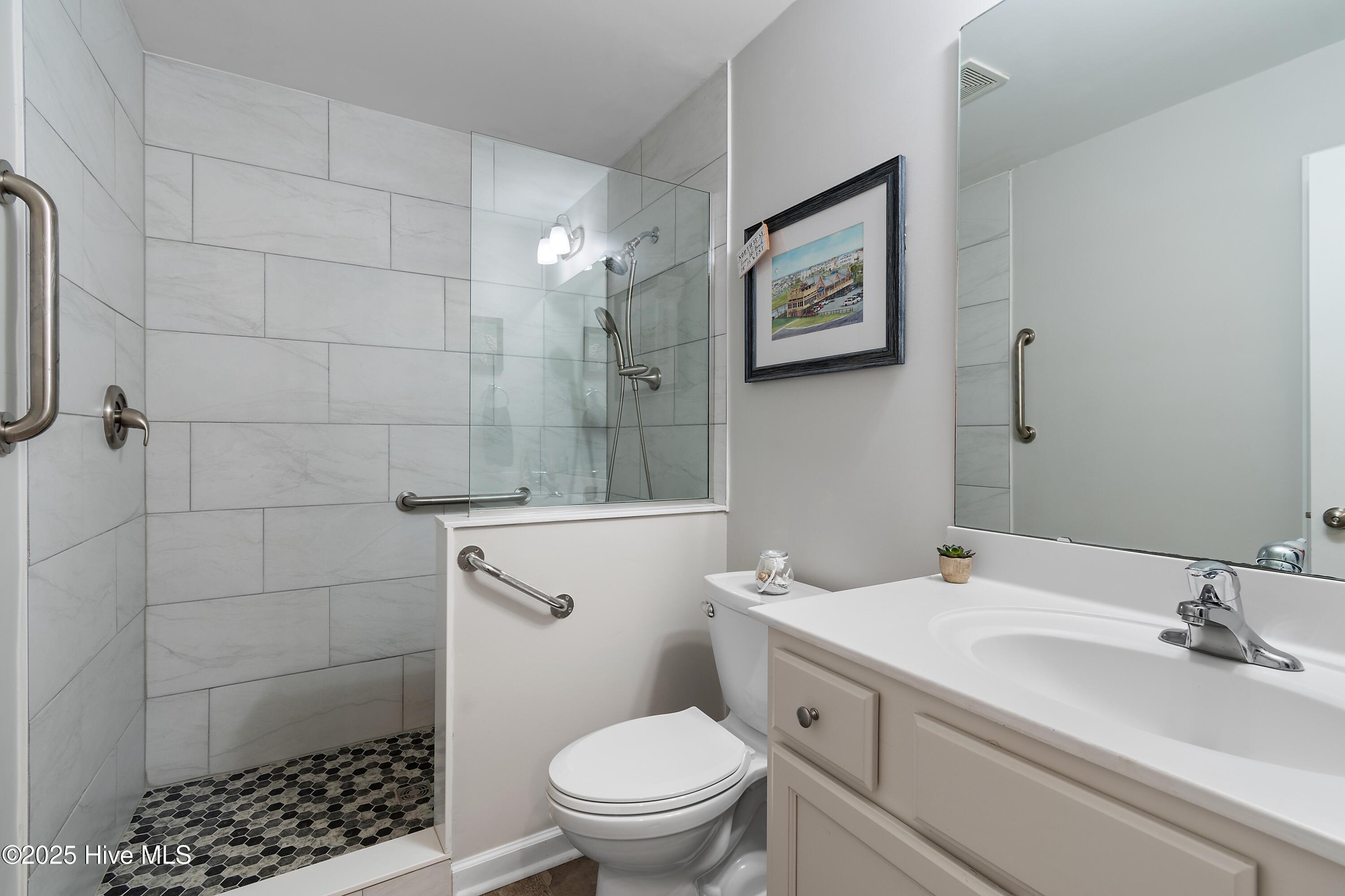 100535031 | Photo 33