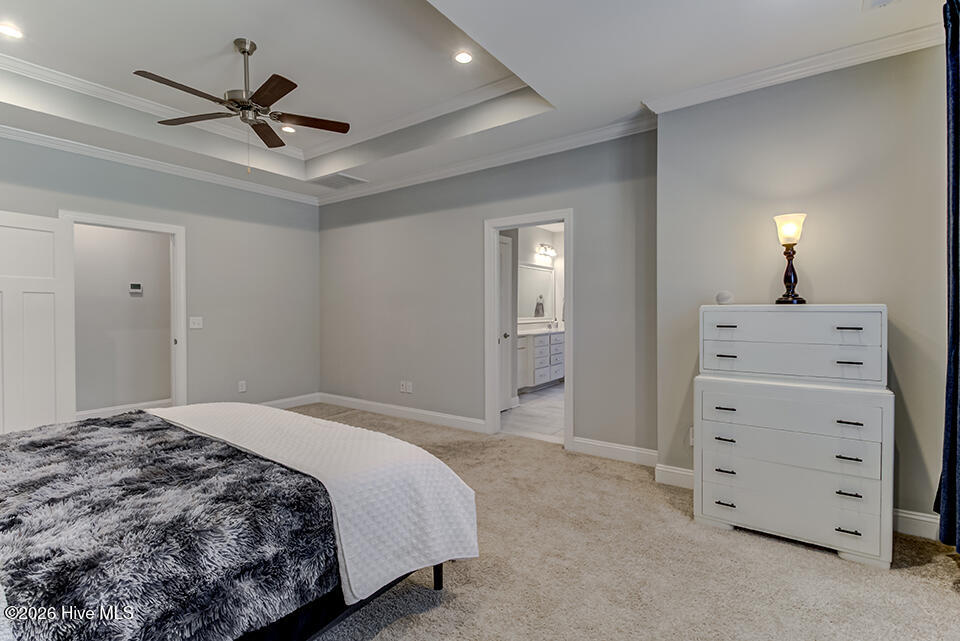 100554310 | Photo 23