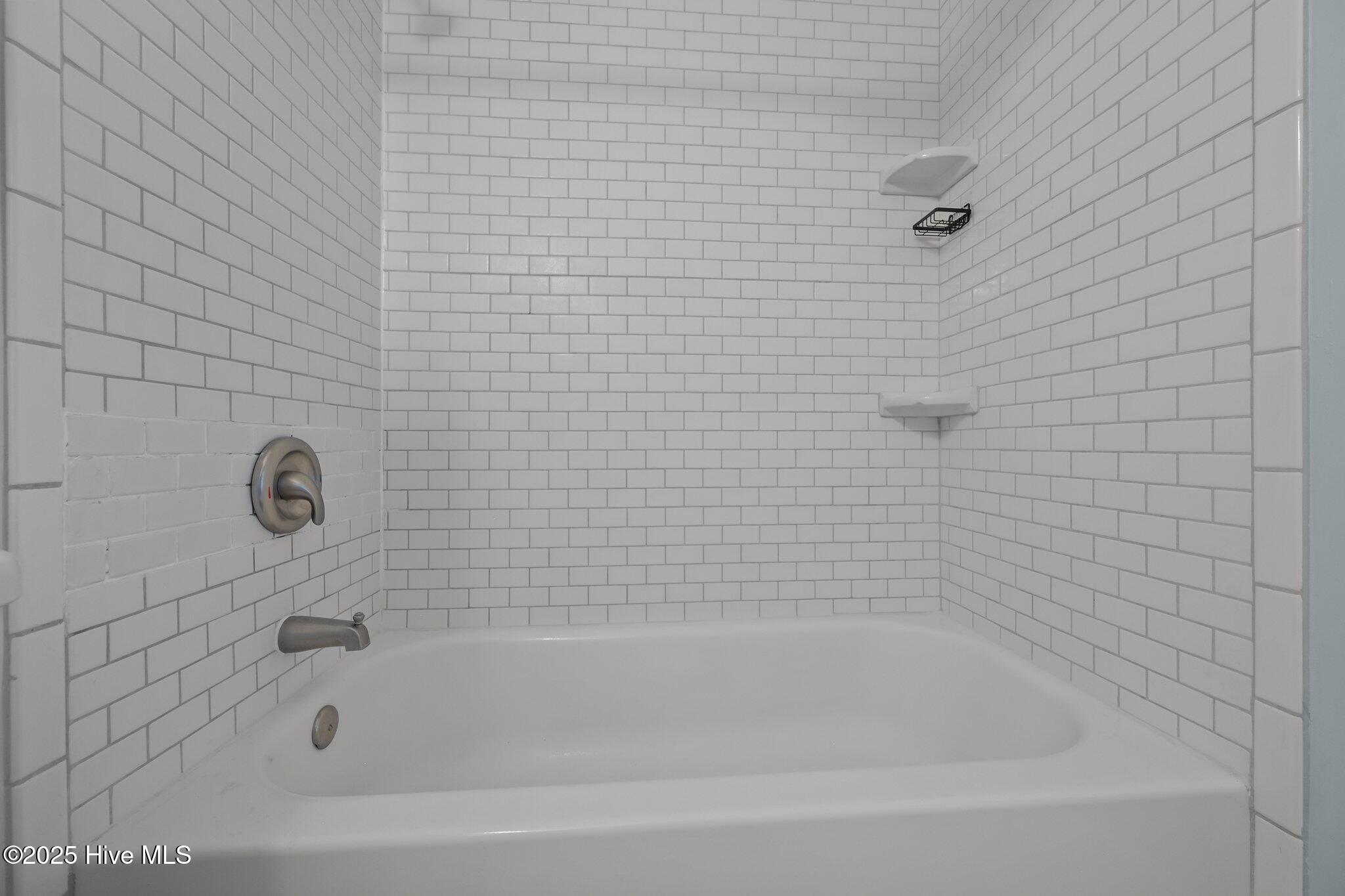 100533594 | Photo 13