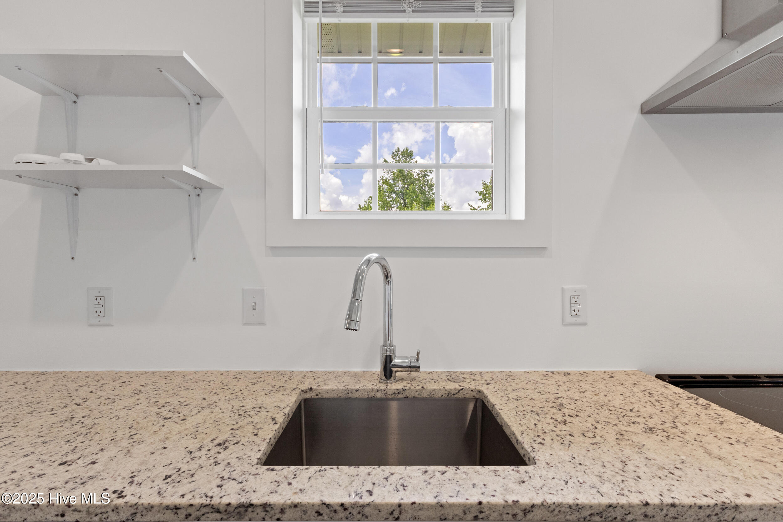 100513761 | Photo 15