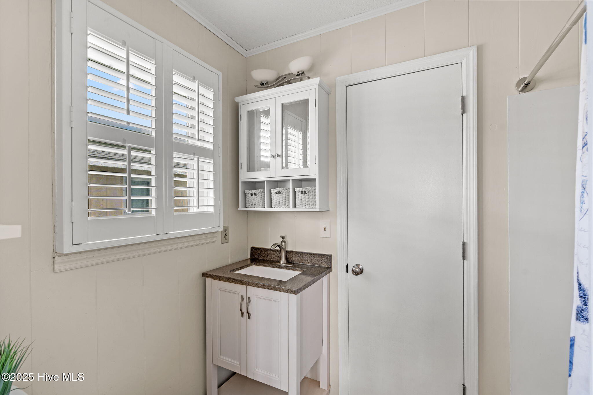 Bathroom #1 - accessible between two bedrooms