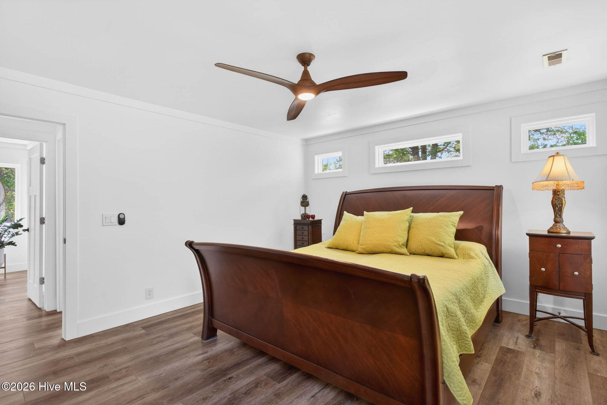 100568923 | Photo 29