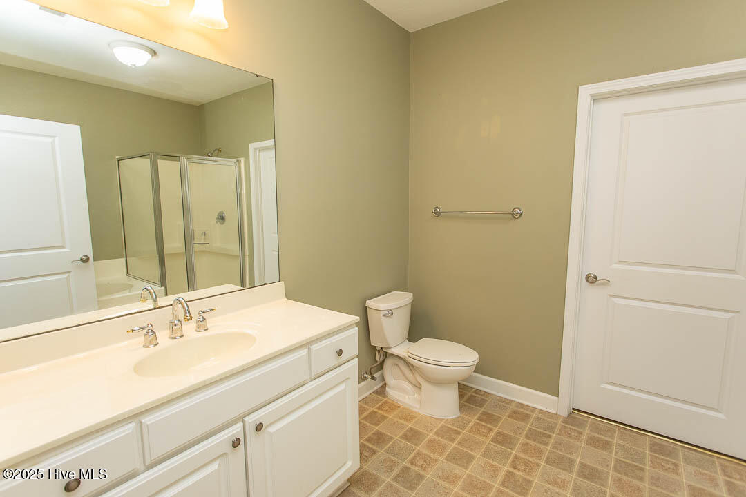 100532415 | Photo 28