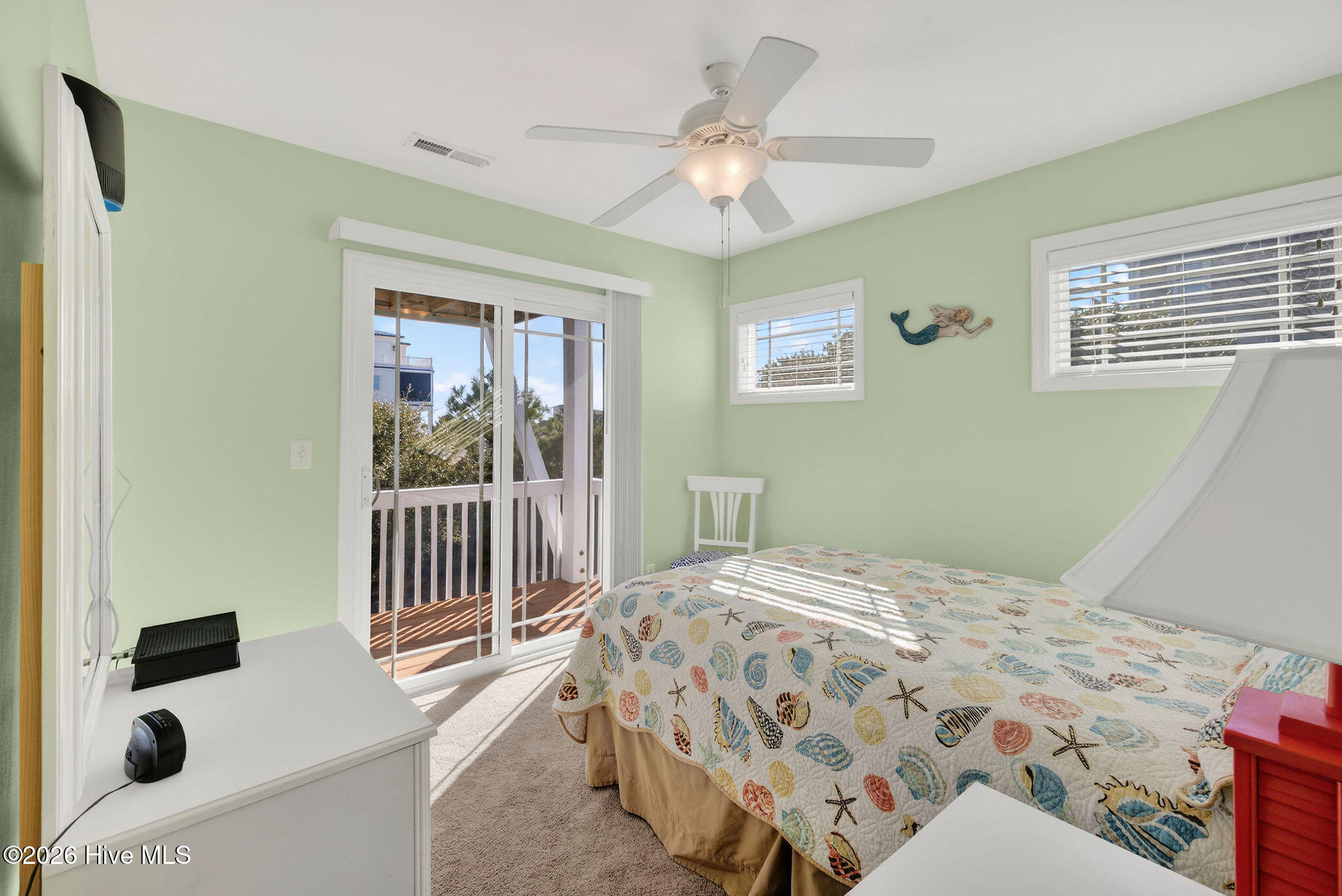 100549584 | Photo 37