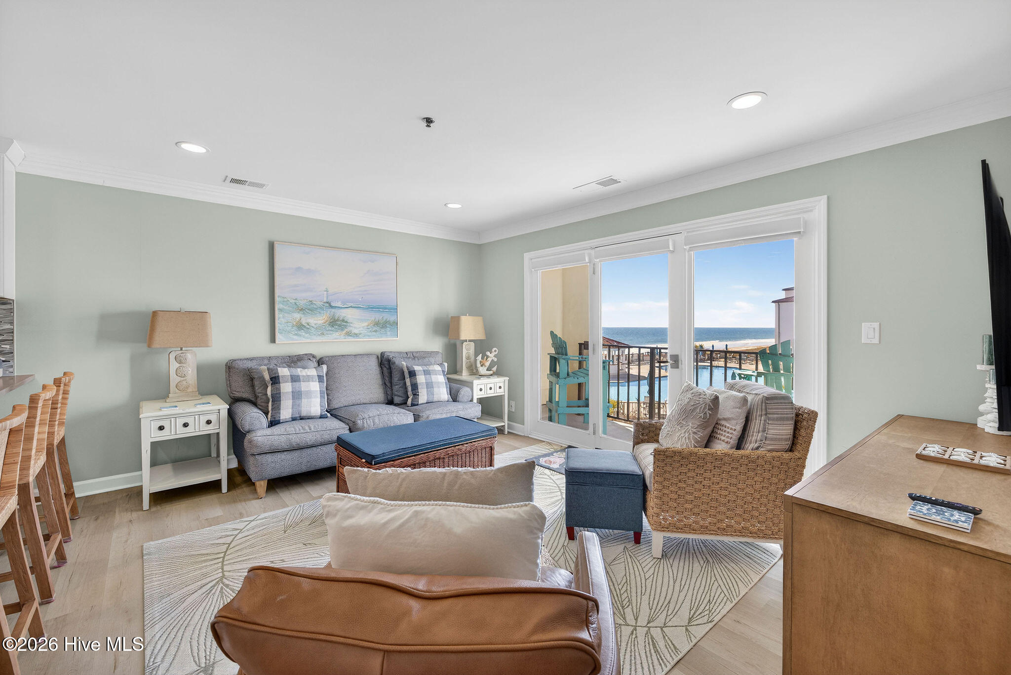 100549850 | Photo 11