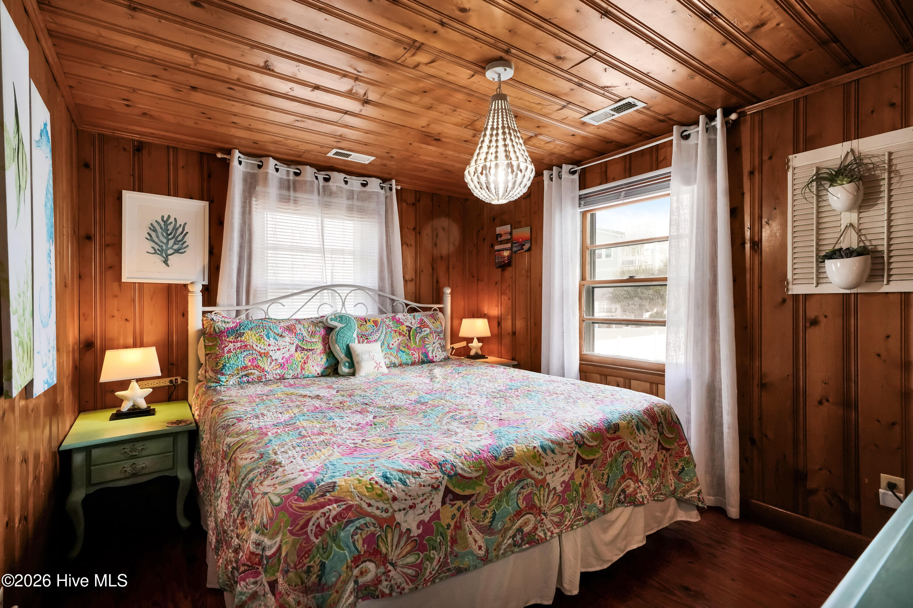 100552516 | Photo 21