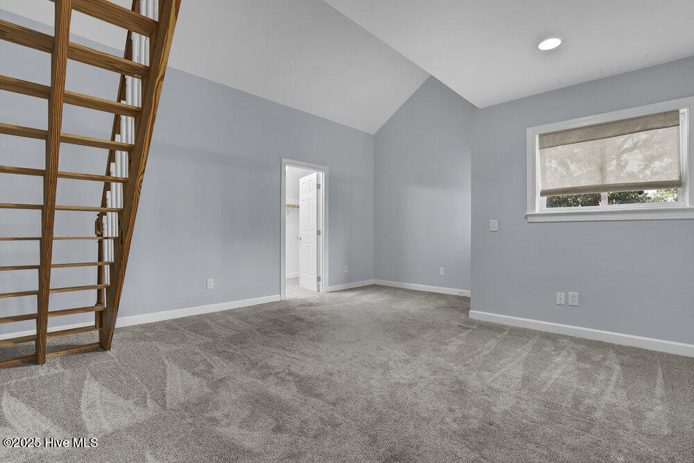 100542503 | Photo 29