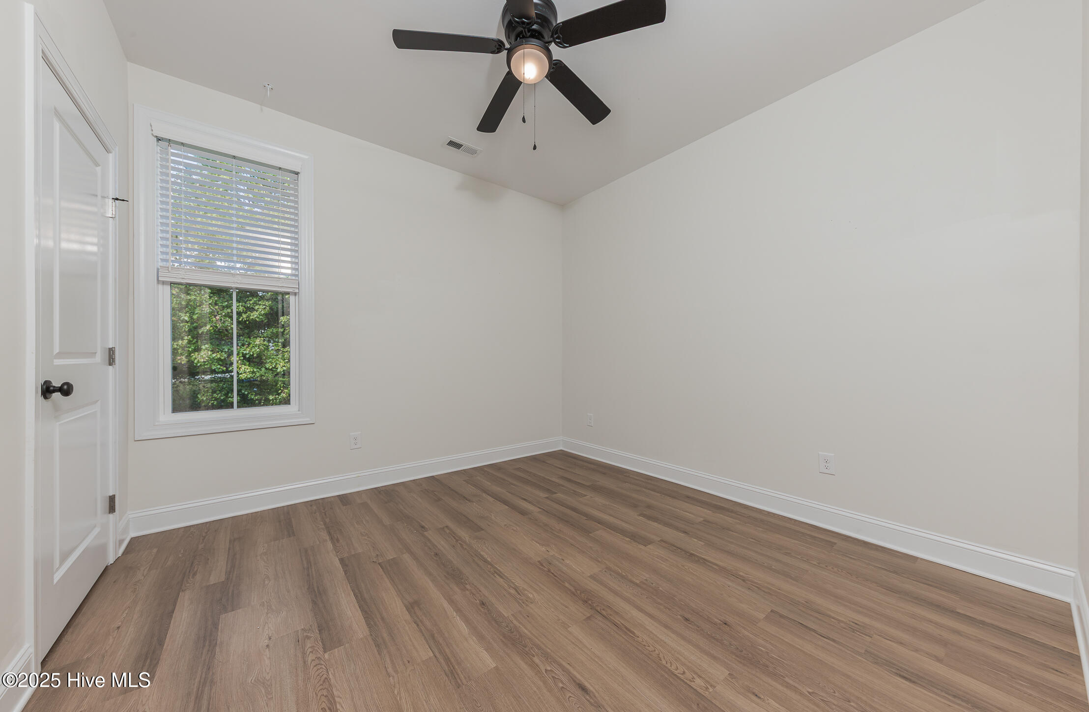 111 Hampton Court, Jacksonville, NC 28546 Listing Photo  17