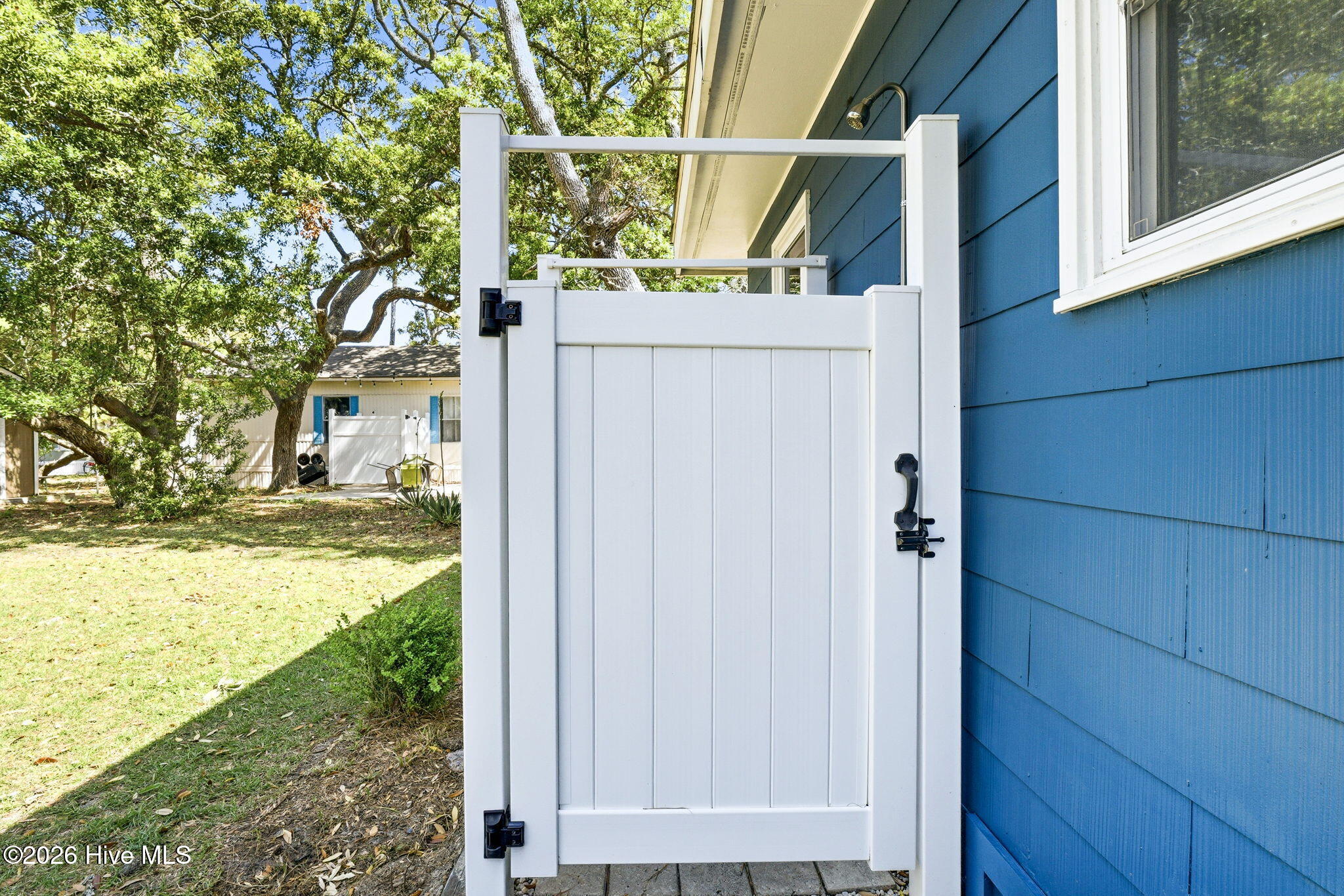 100569703 | Photo 25