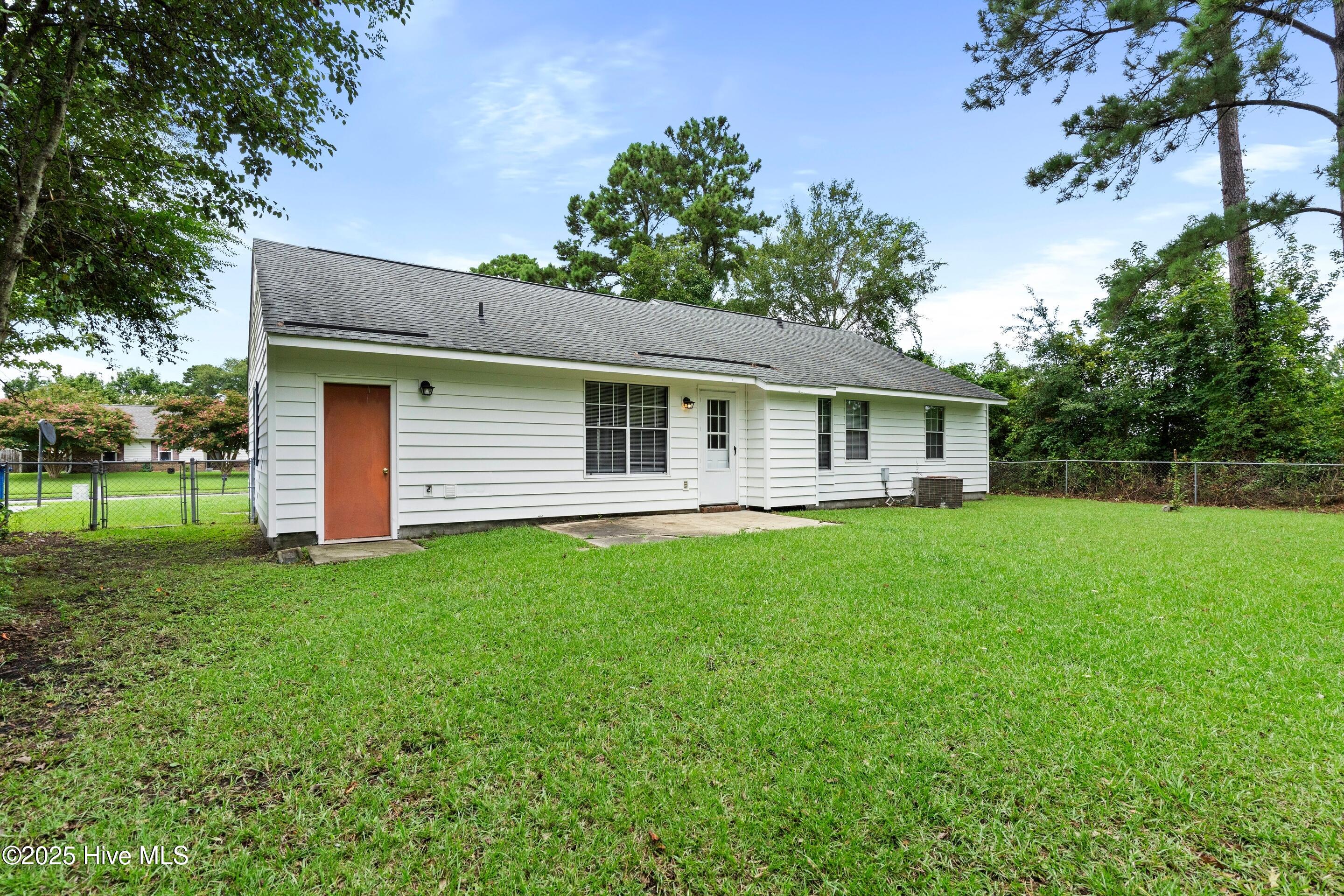 100523596 | Photo 45