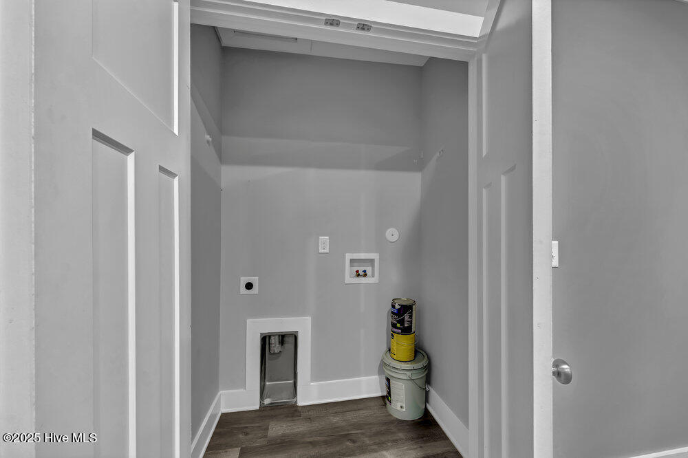 100525304 | Photo 14