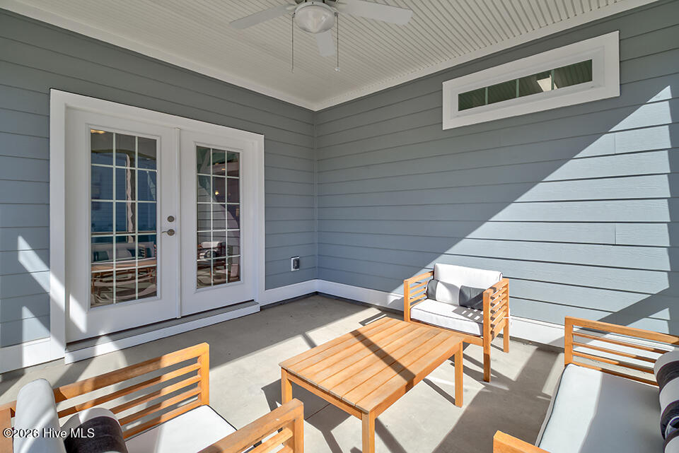 100559873 | Photo 32