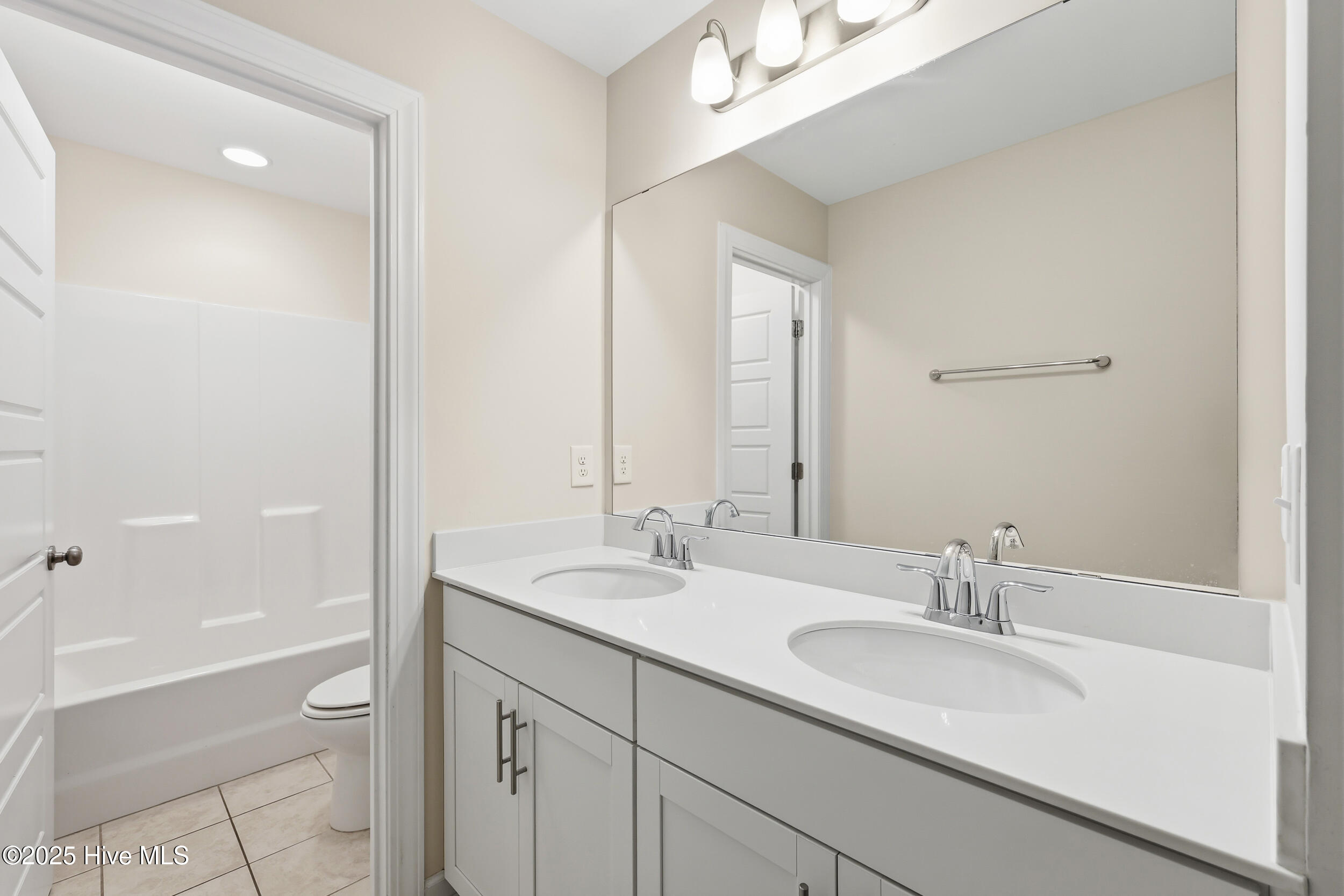 100541614 | Photo 23