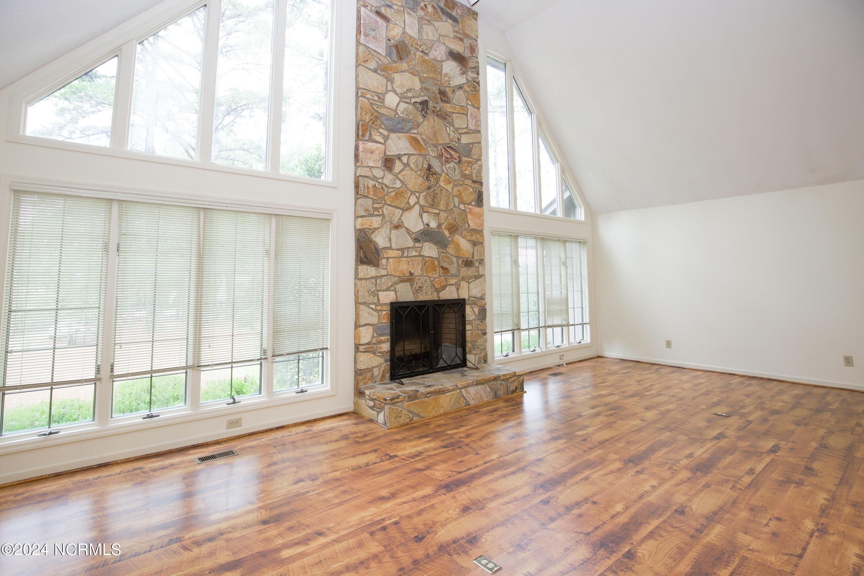 620 Diamondhead Dr S-5