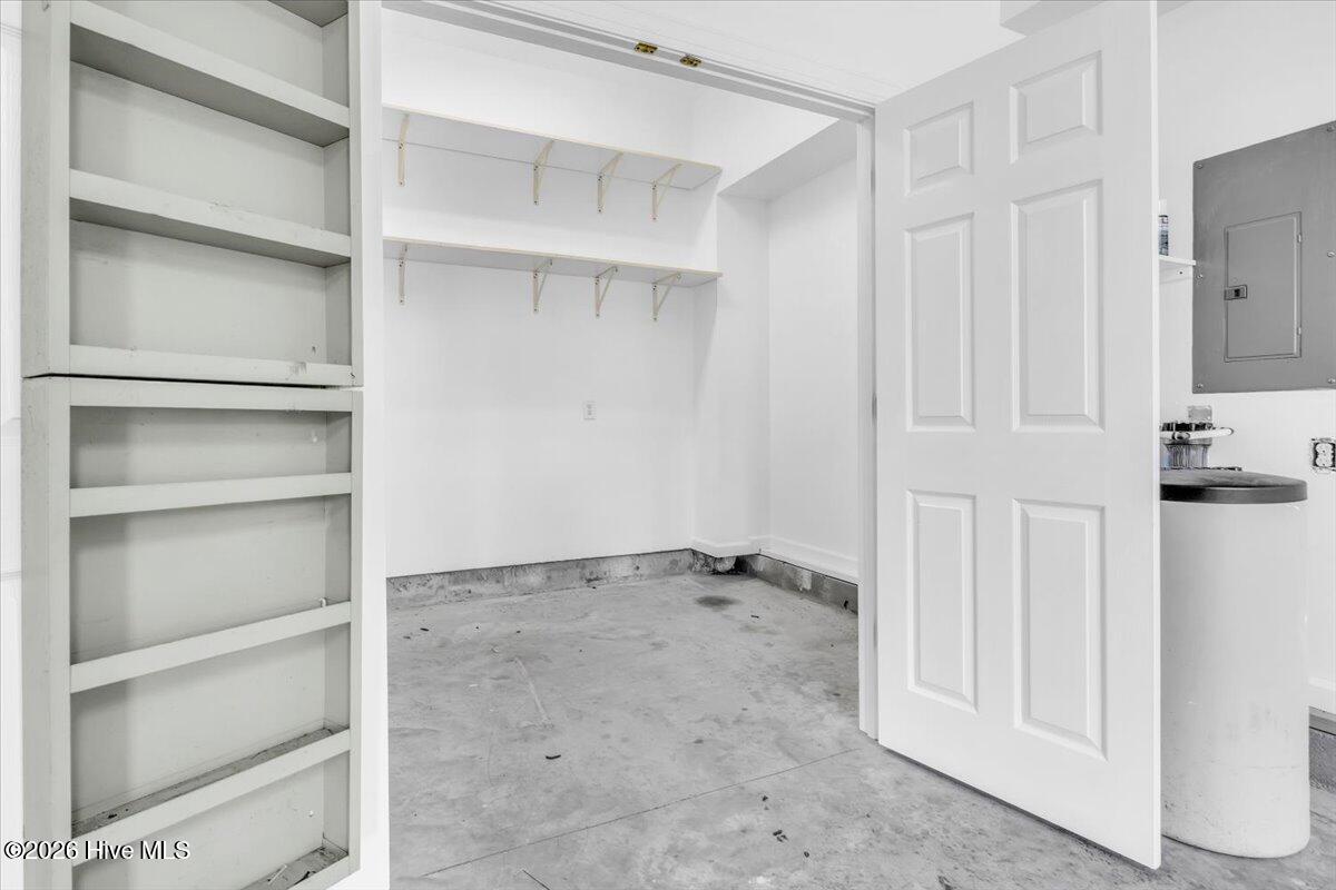 100569829 | Photo 31