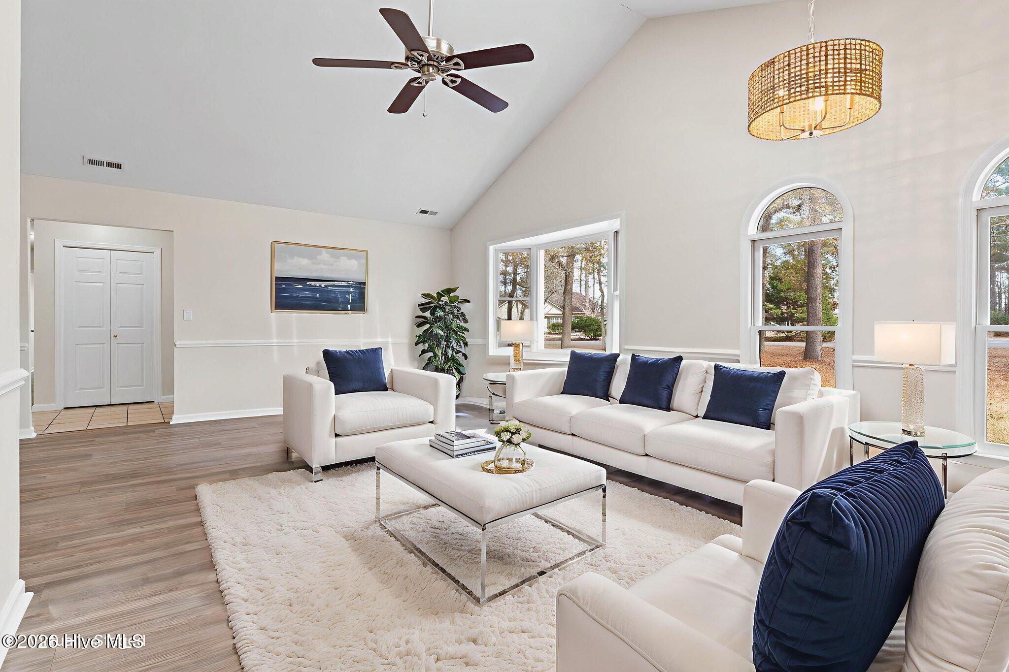 100547566 | Photo 13