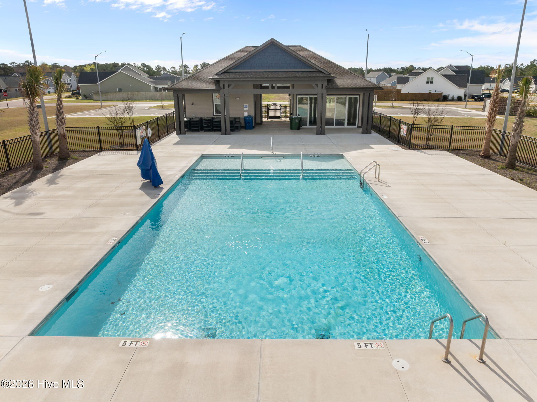 100561377 | Photo 53