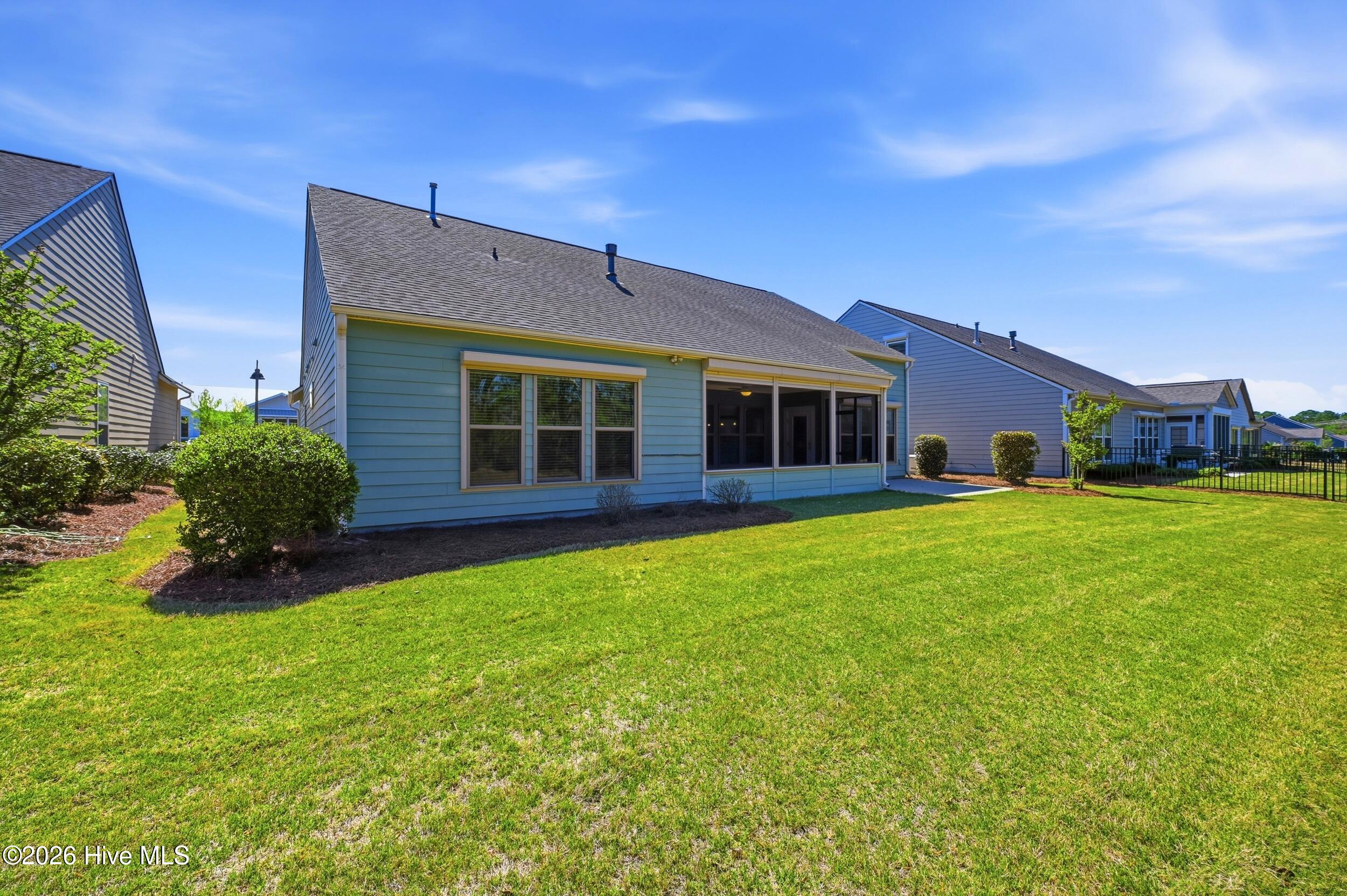 100565292 | Photo 40