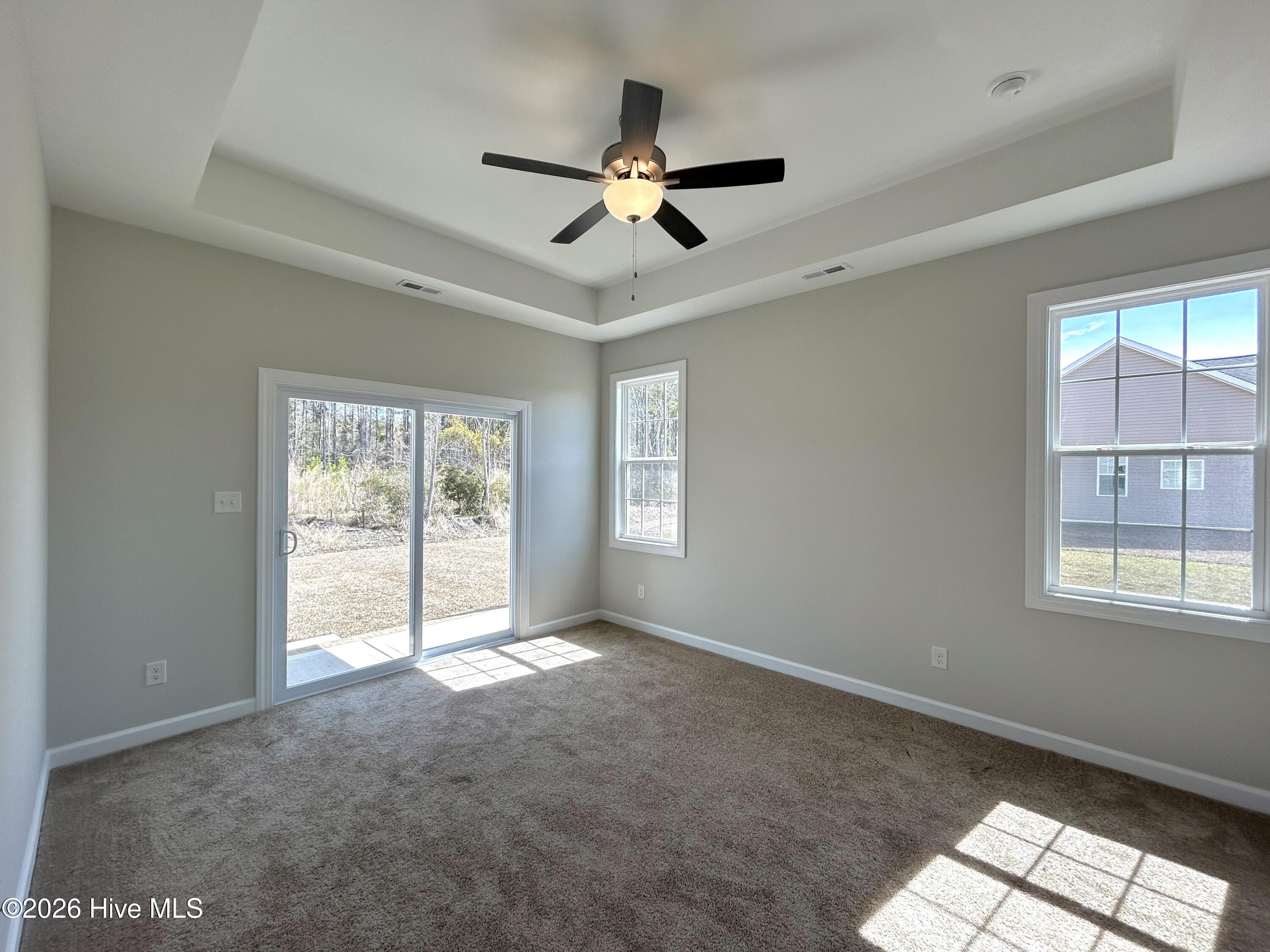 100560362 | Photo 30