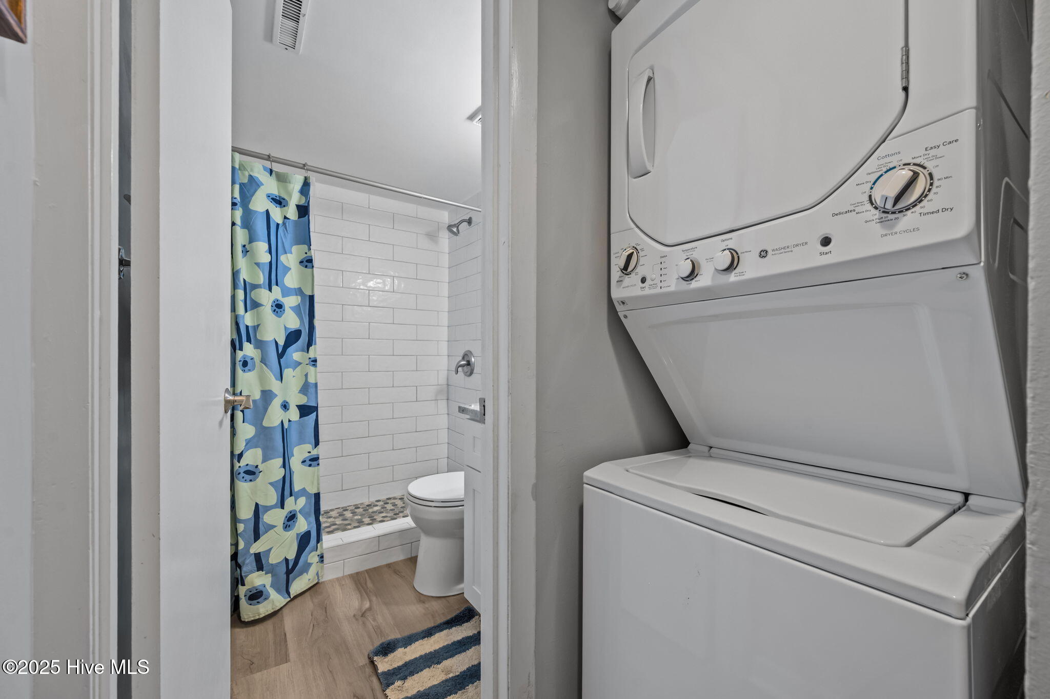 100537273 | Photo 21