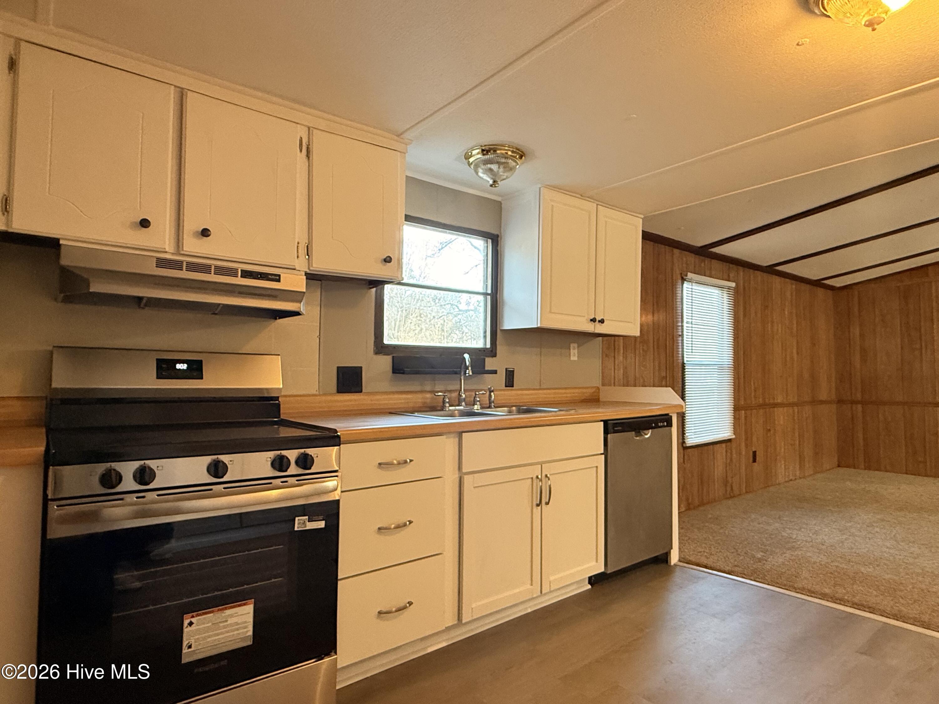 110 Woodbrook Drive, Midway Park, NC 28544 – photo 18: Kitchen