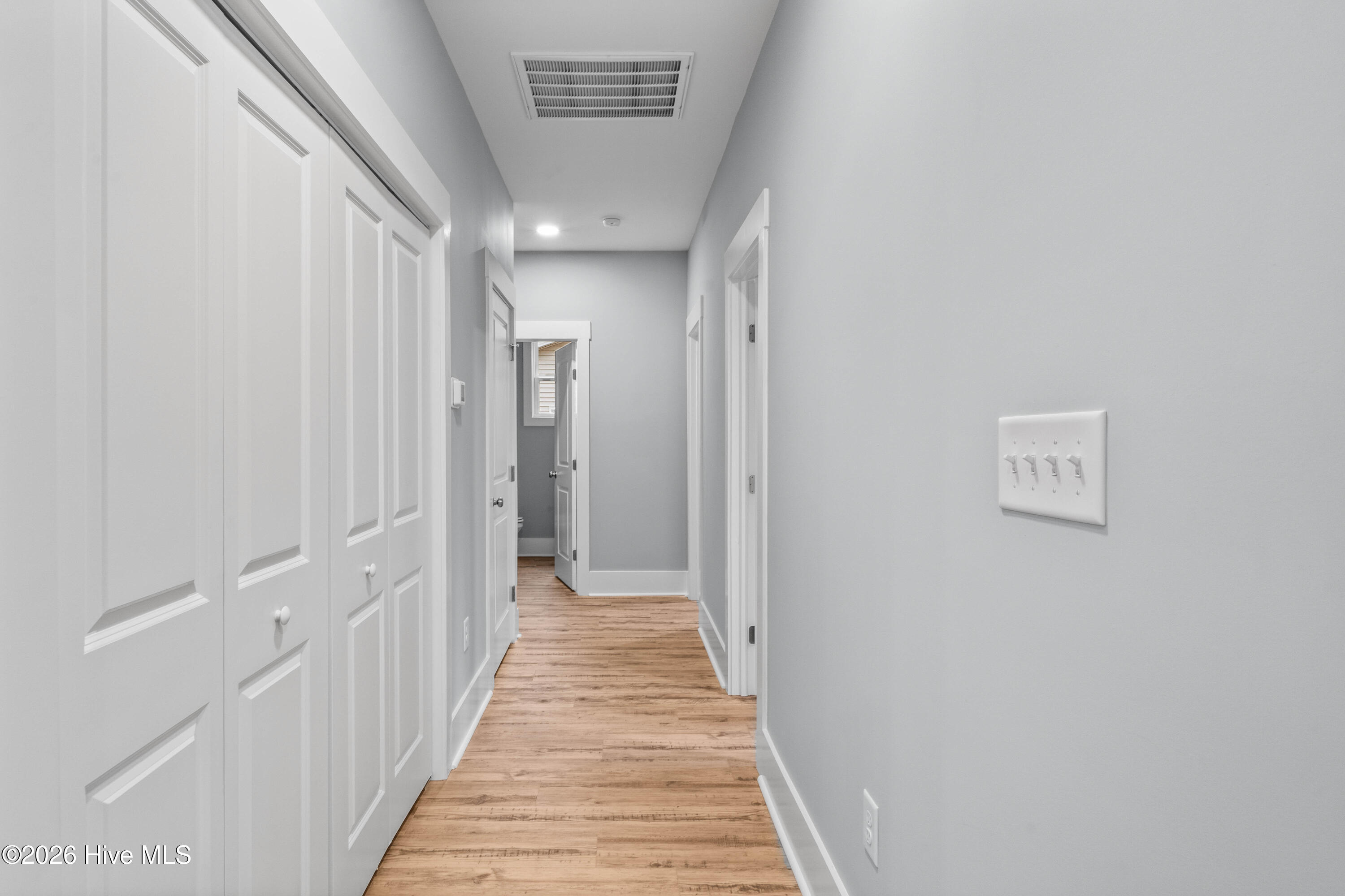 100523589 | Photo 14