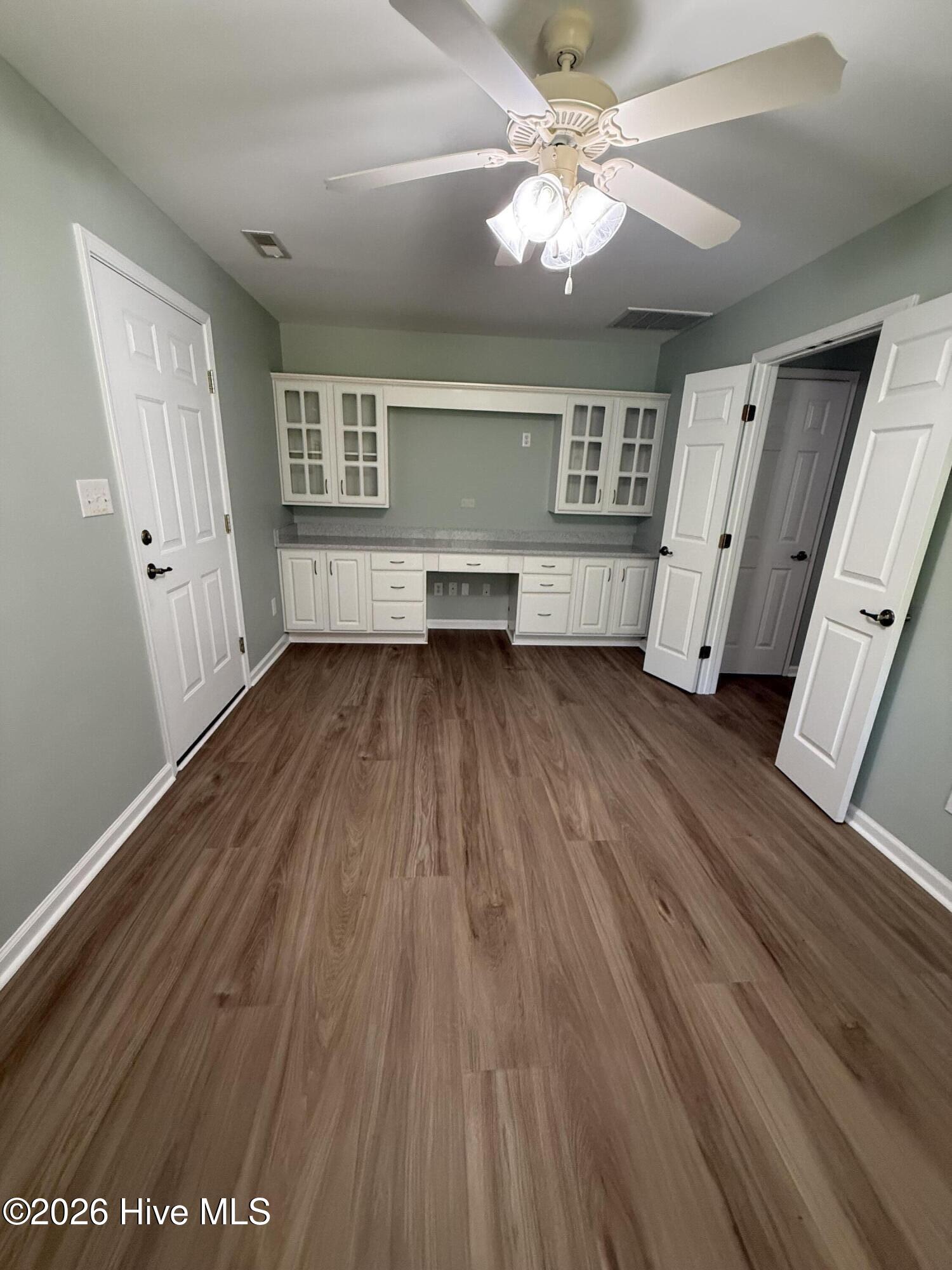 100568919 | Photo 18