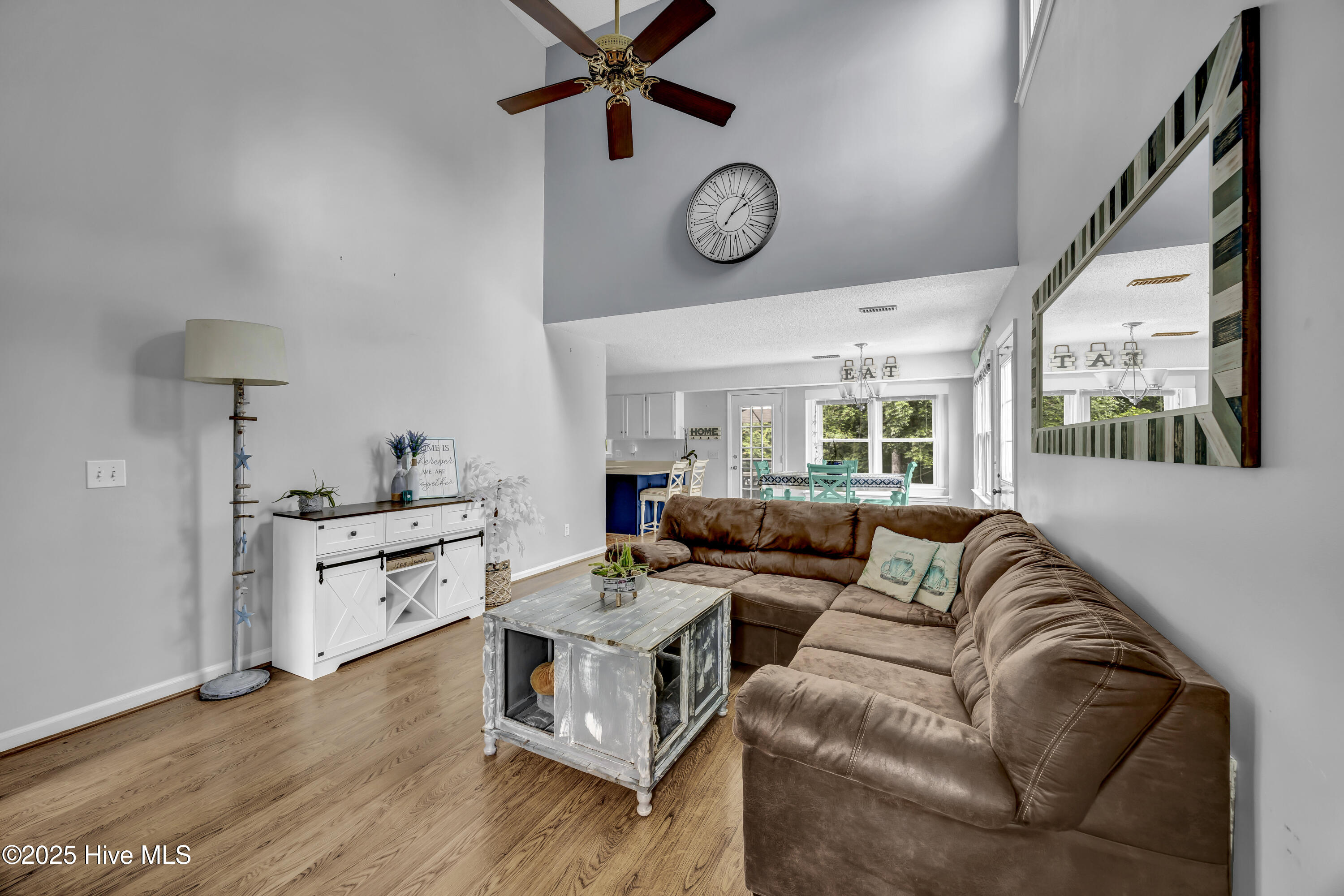 100525615 | Photo 20