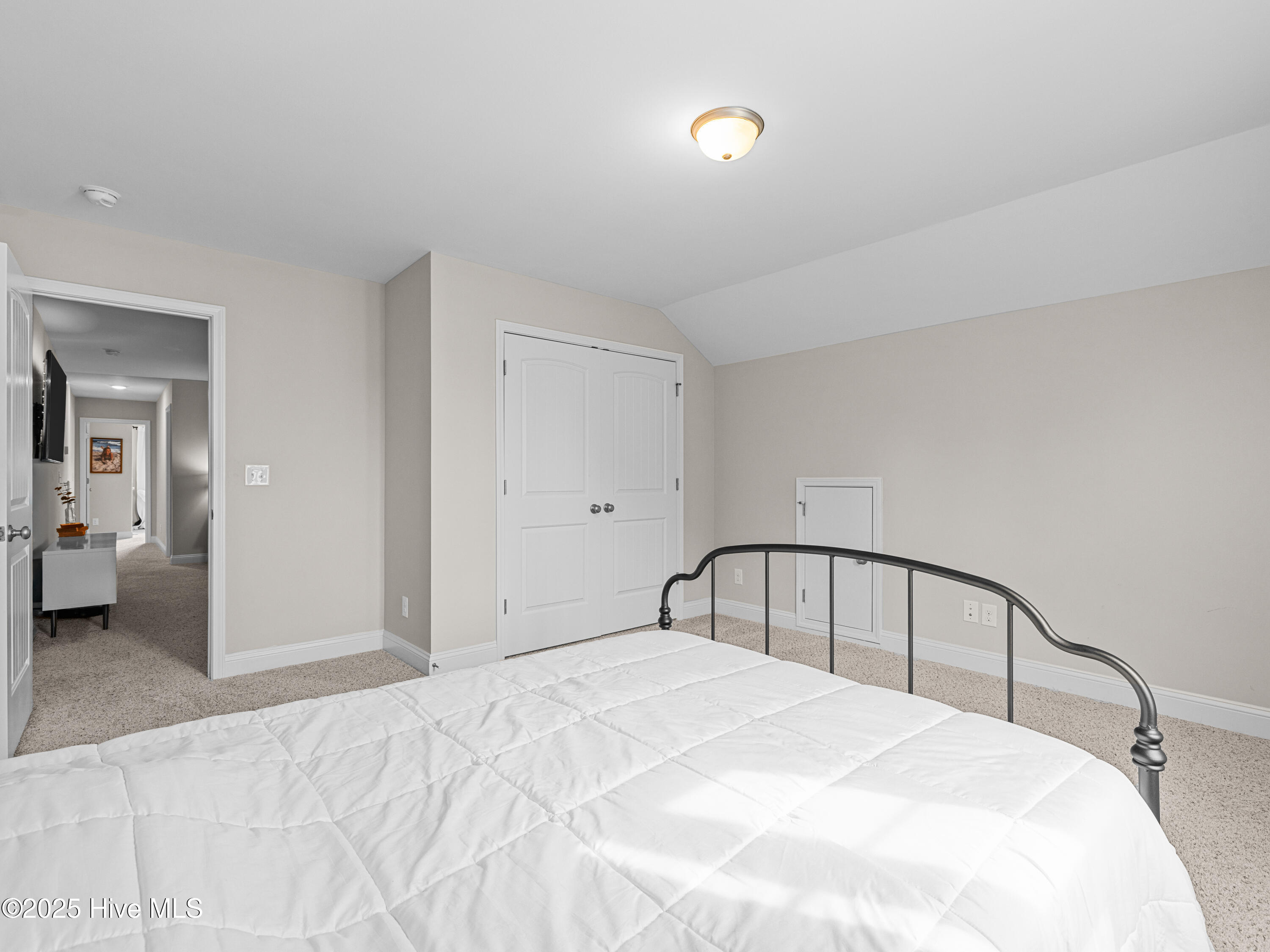 100535765 | Photo 66