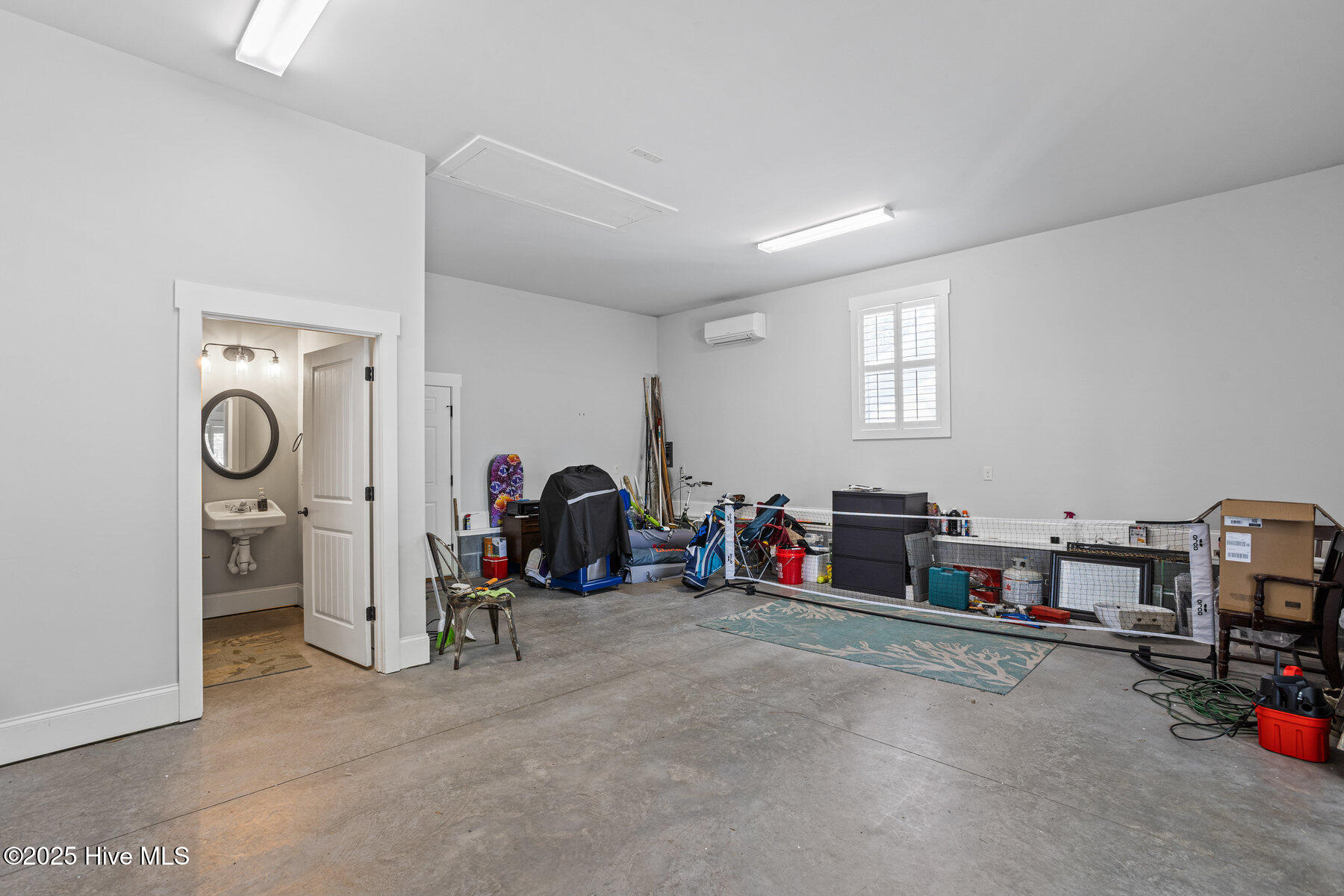 100503358 | Photo 33