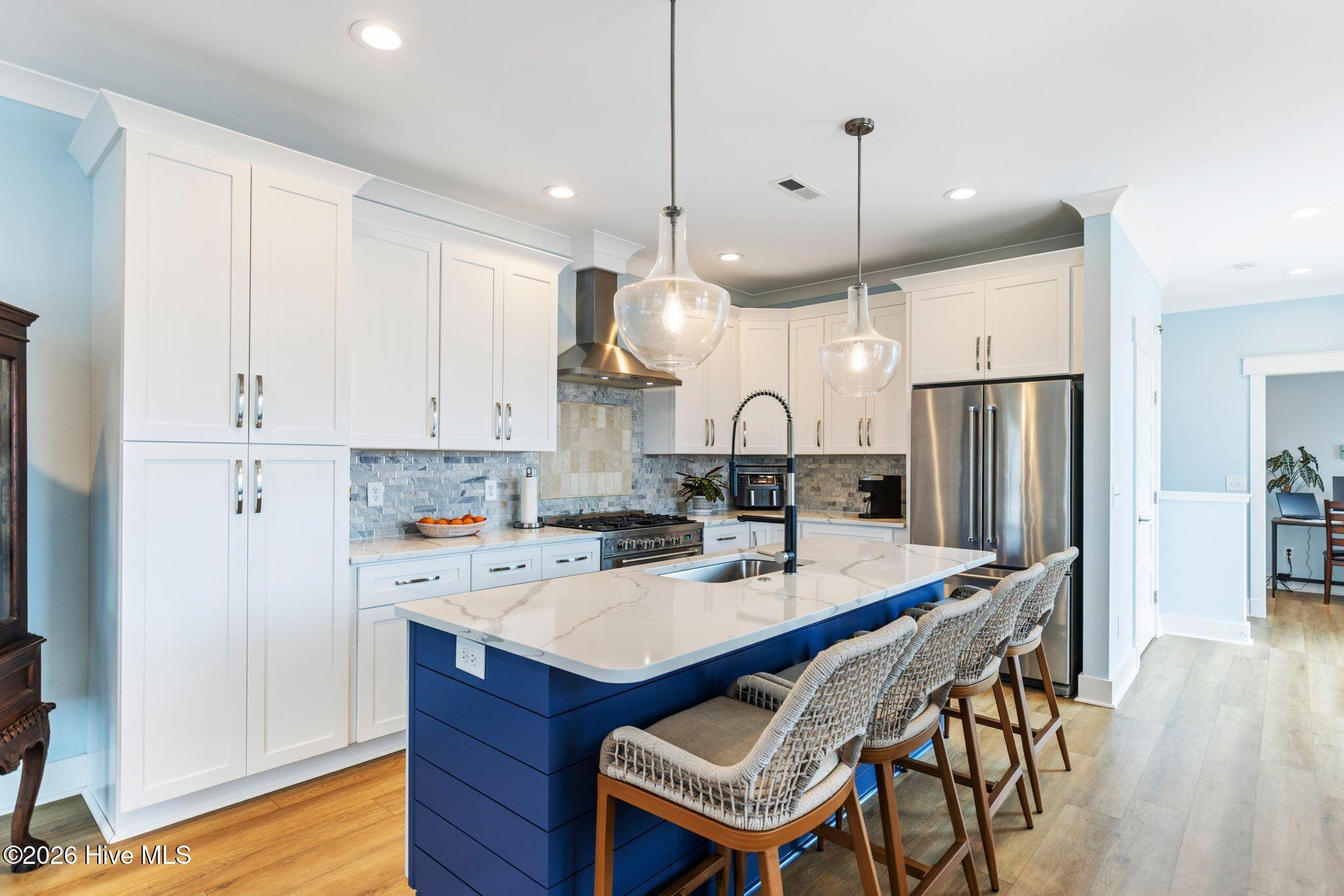 100570540 | Photo 32