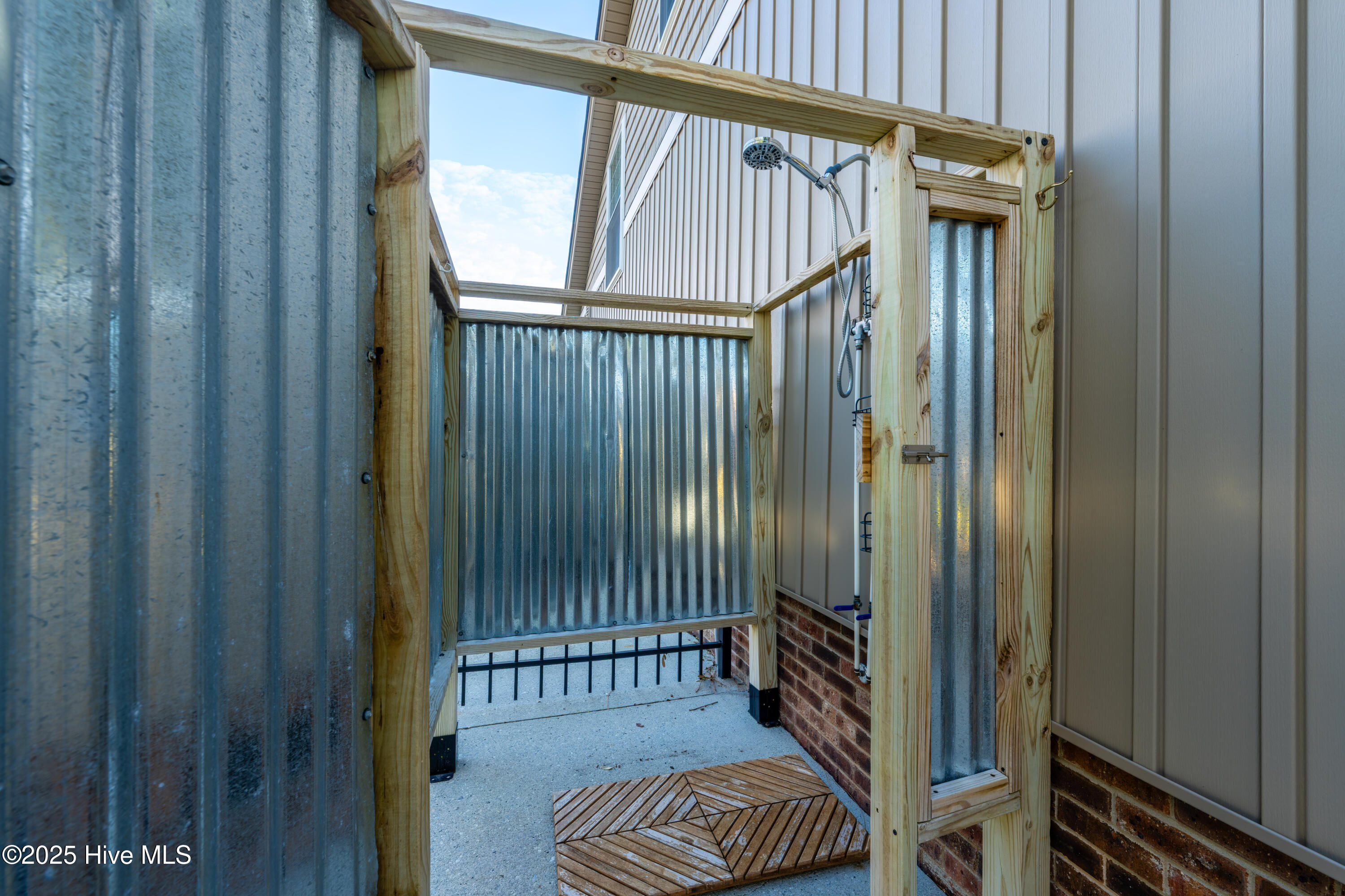 100547414 | Photo 32