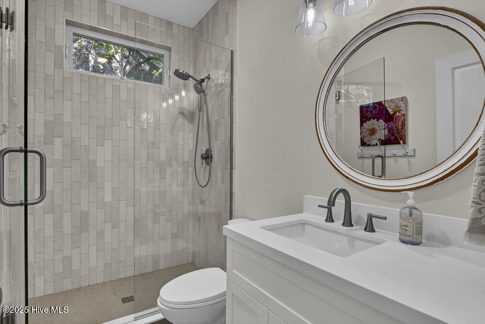 100531667 | Photo 28