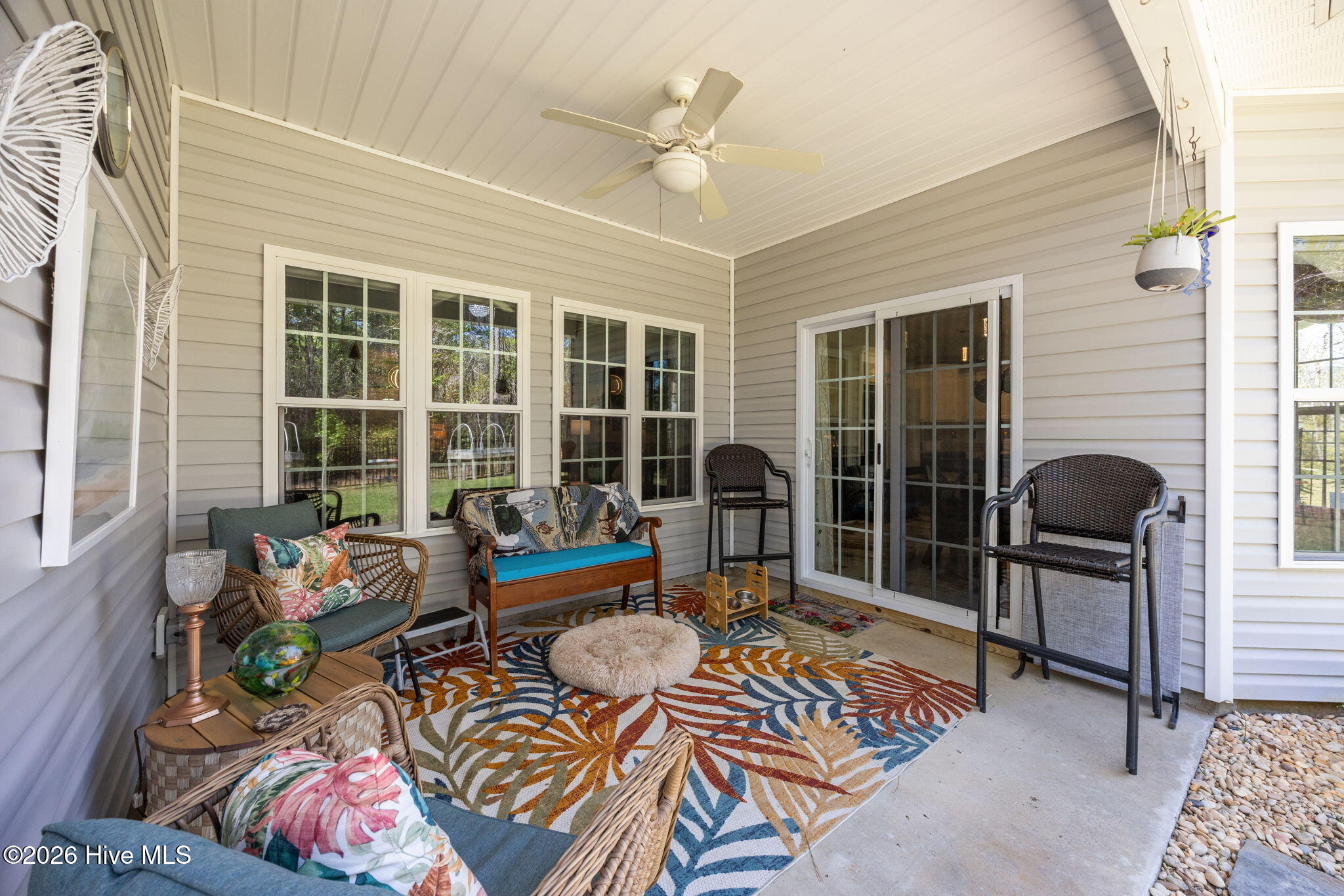 100563665 | Photo 42