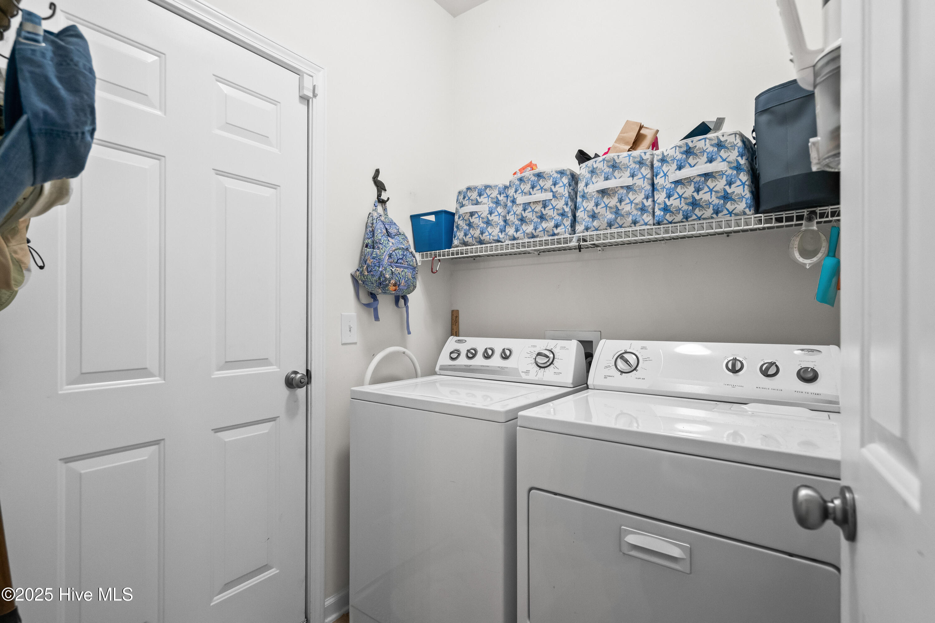 100514245 | Photo 25