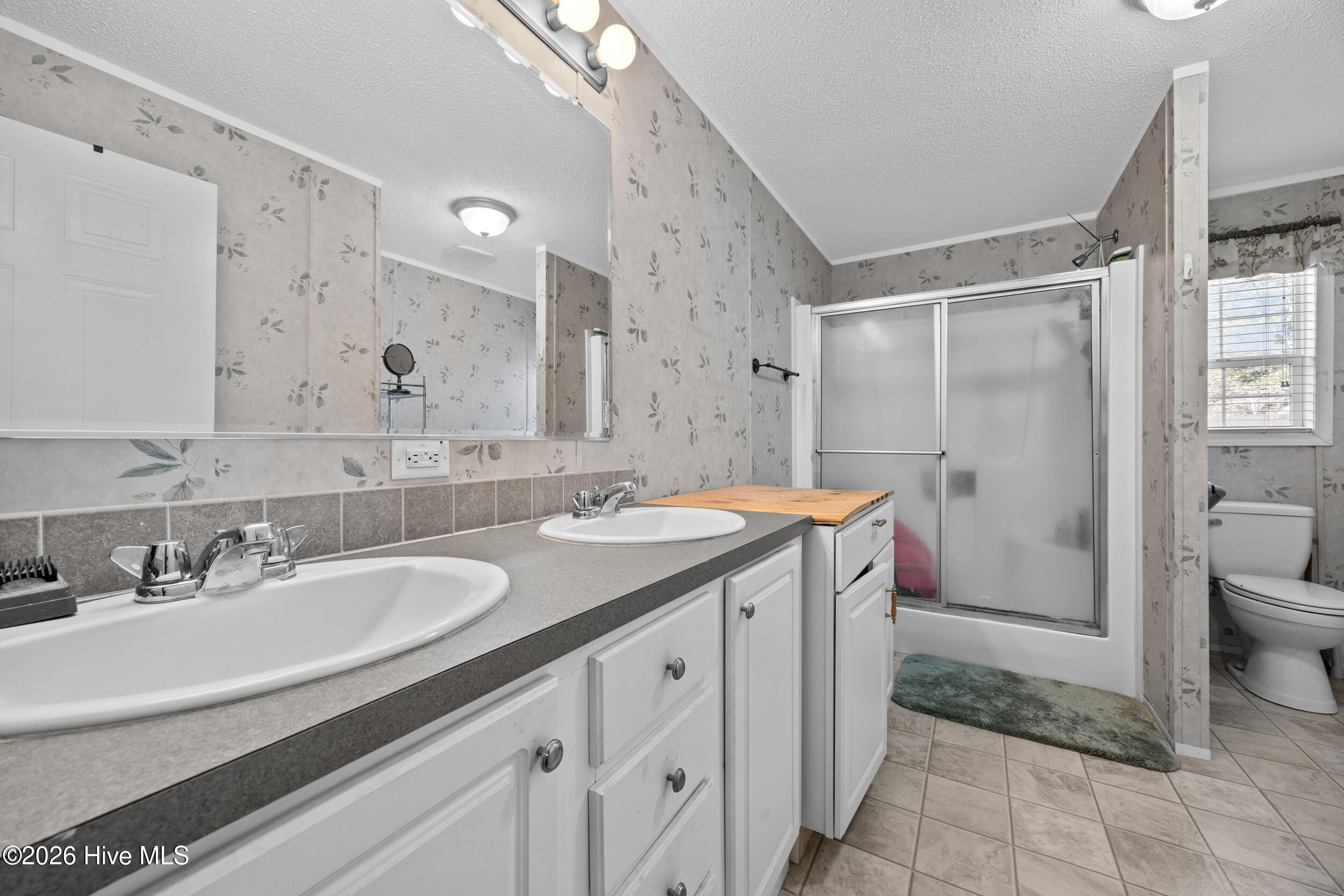 100554482 | Photo 12