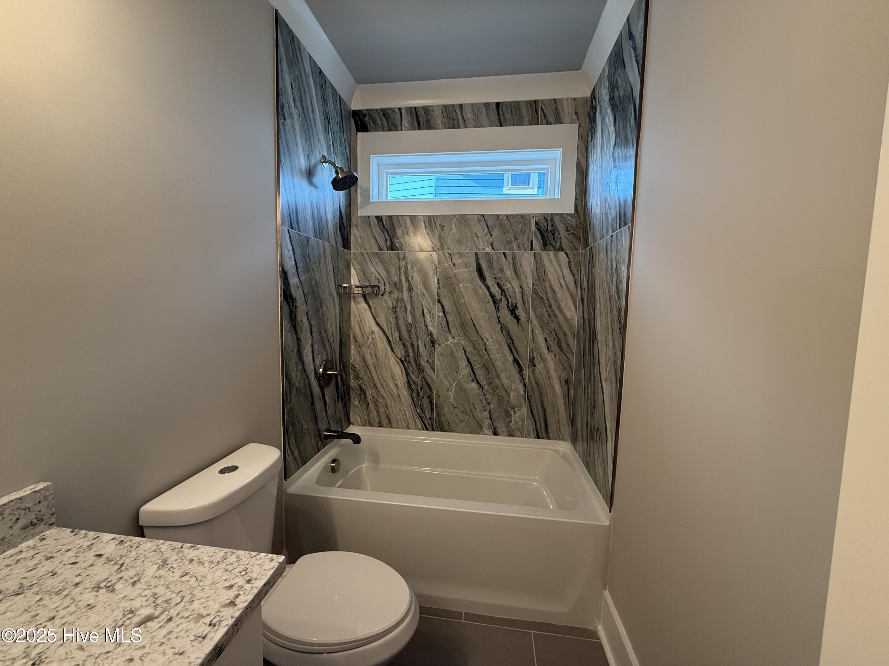 100498103 | Photo 51