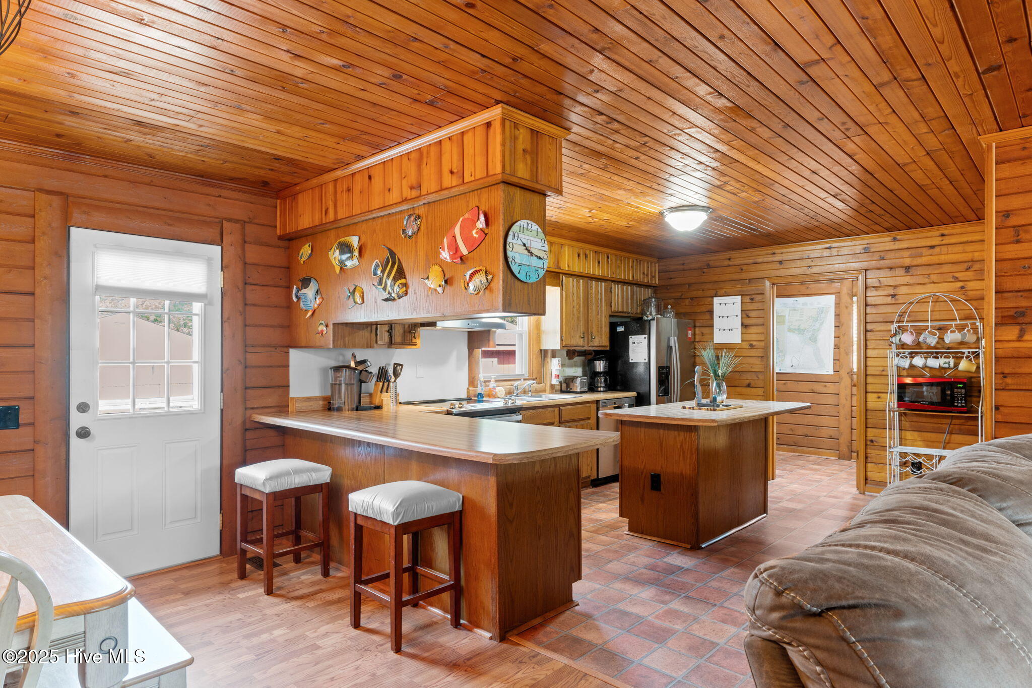 100511557 | Photo 15