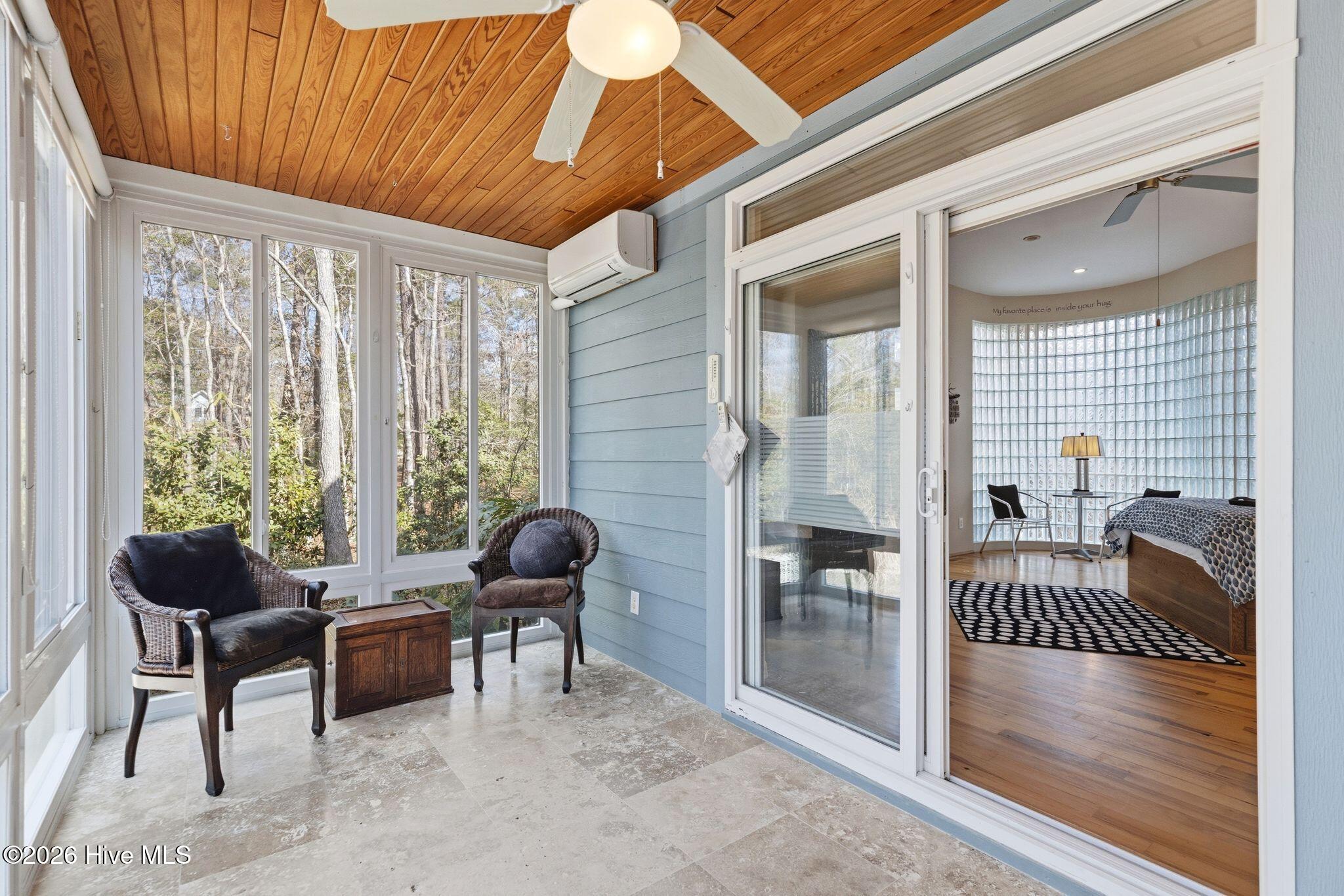 100555834 | Photo 35