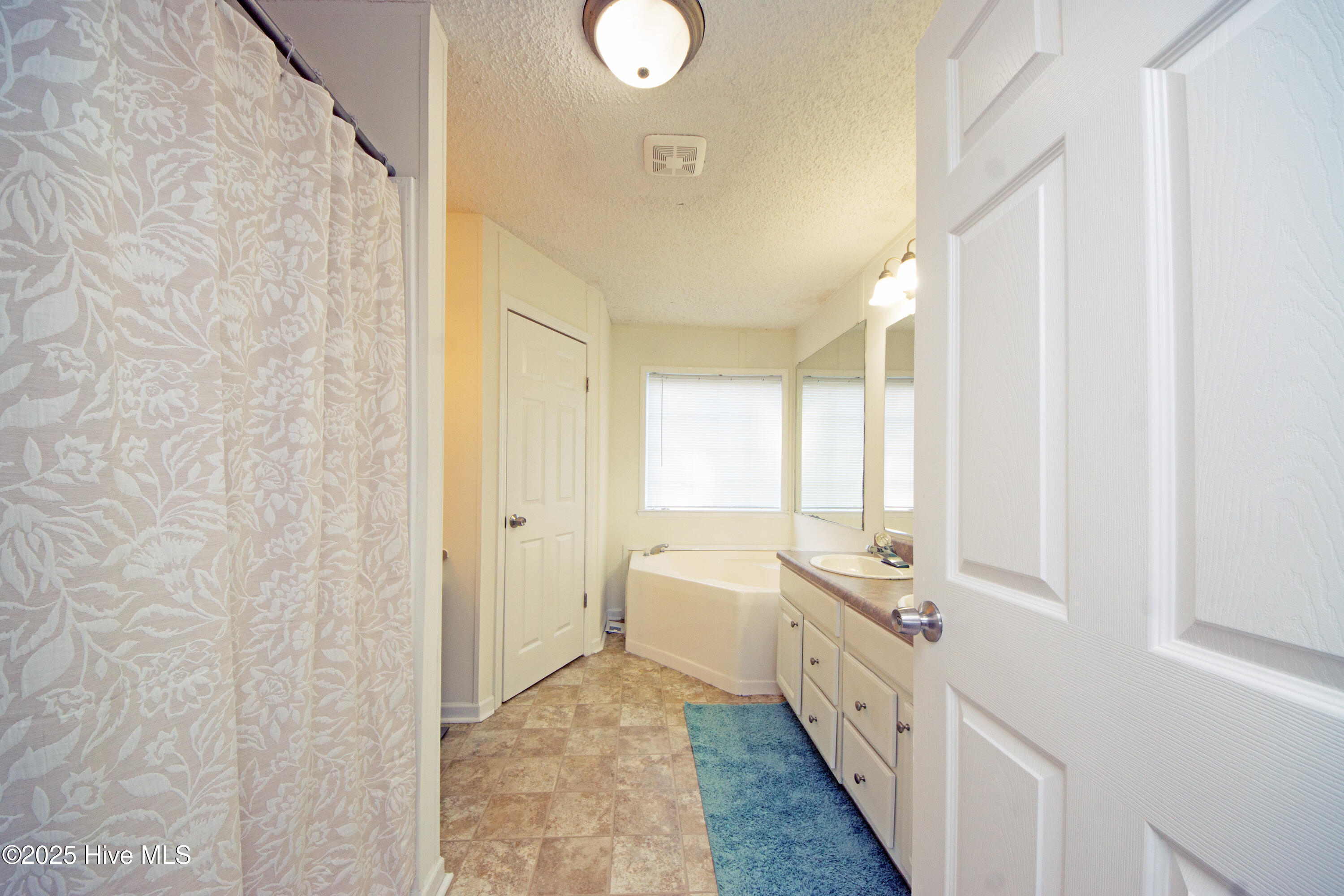 125 Magnolia Gardens Drive, Jacksonville, NC 28540 – photo 15: DSC03260