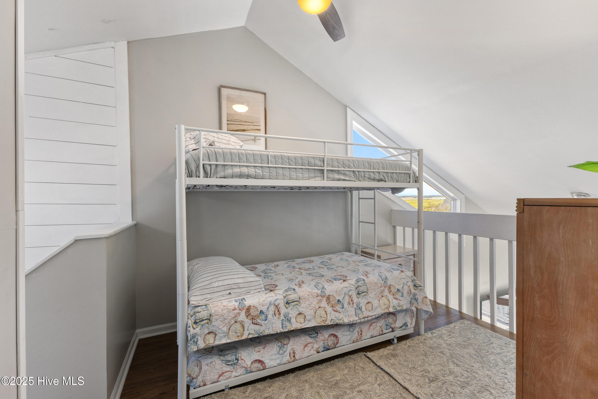 100532541 | Photo 26