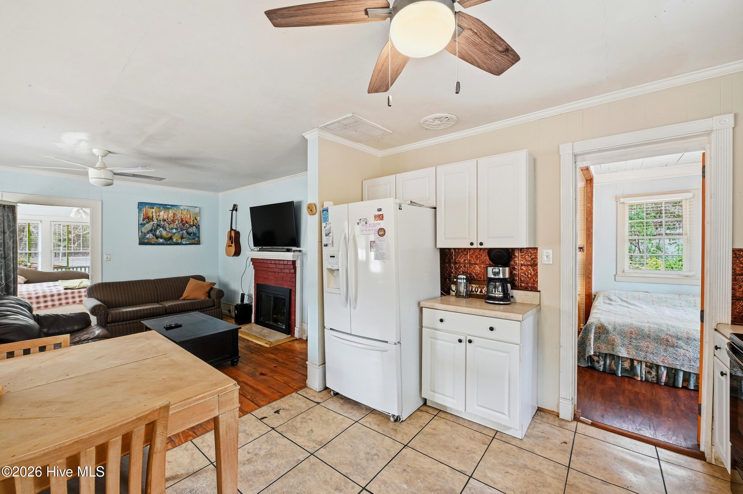 100554640 | Photo 11